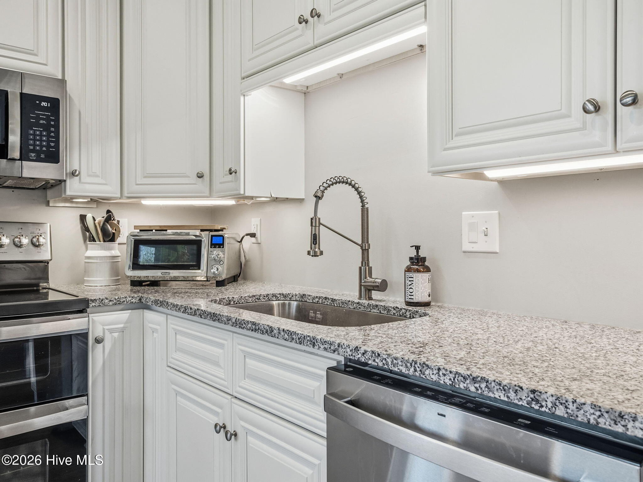 100556507 | Photo 22