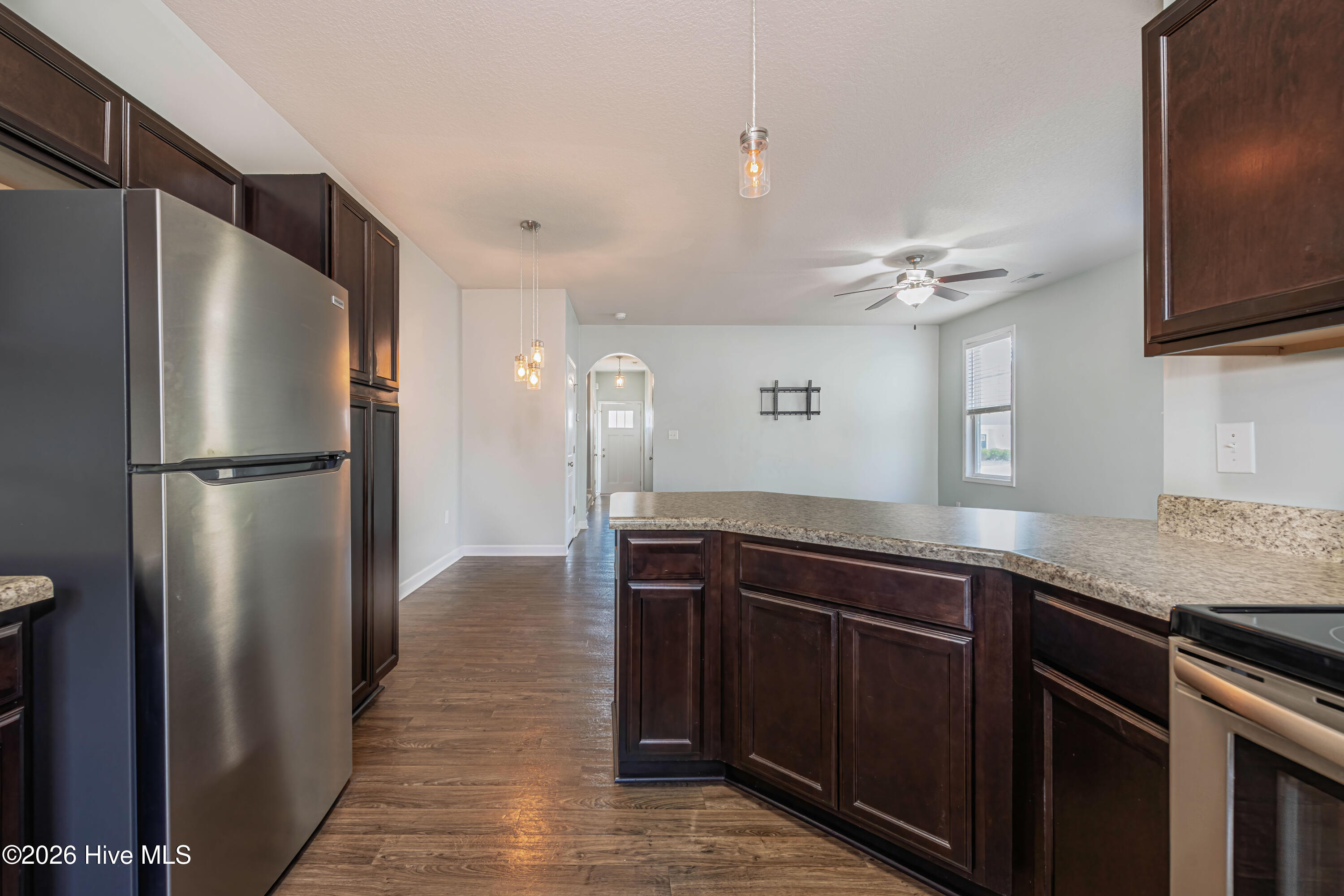 100567221 | Photo 16