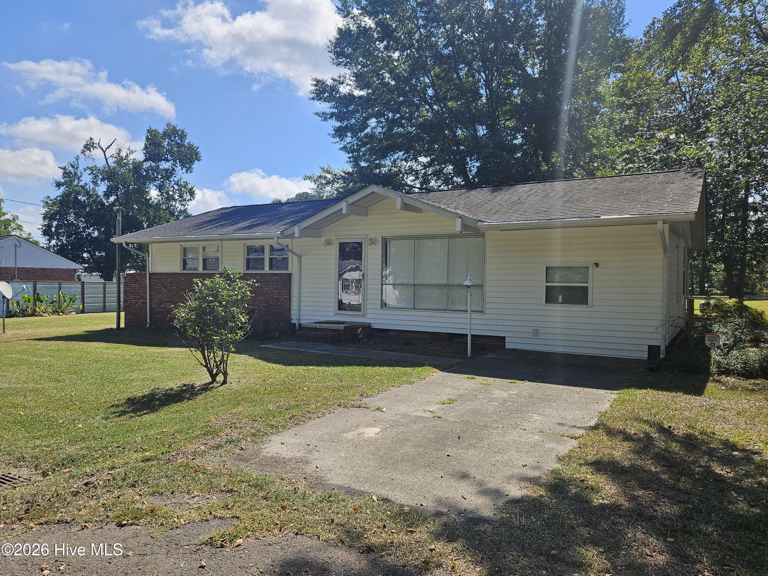 Single family home for sale at 900 E Nicholson St, Clinton, NC 28328 | MLS# 100601150