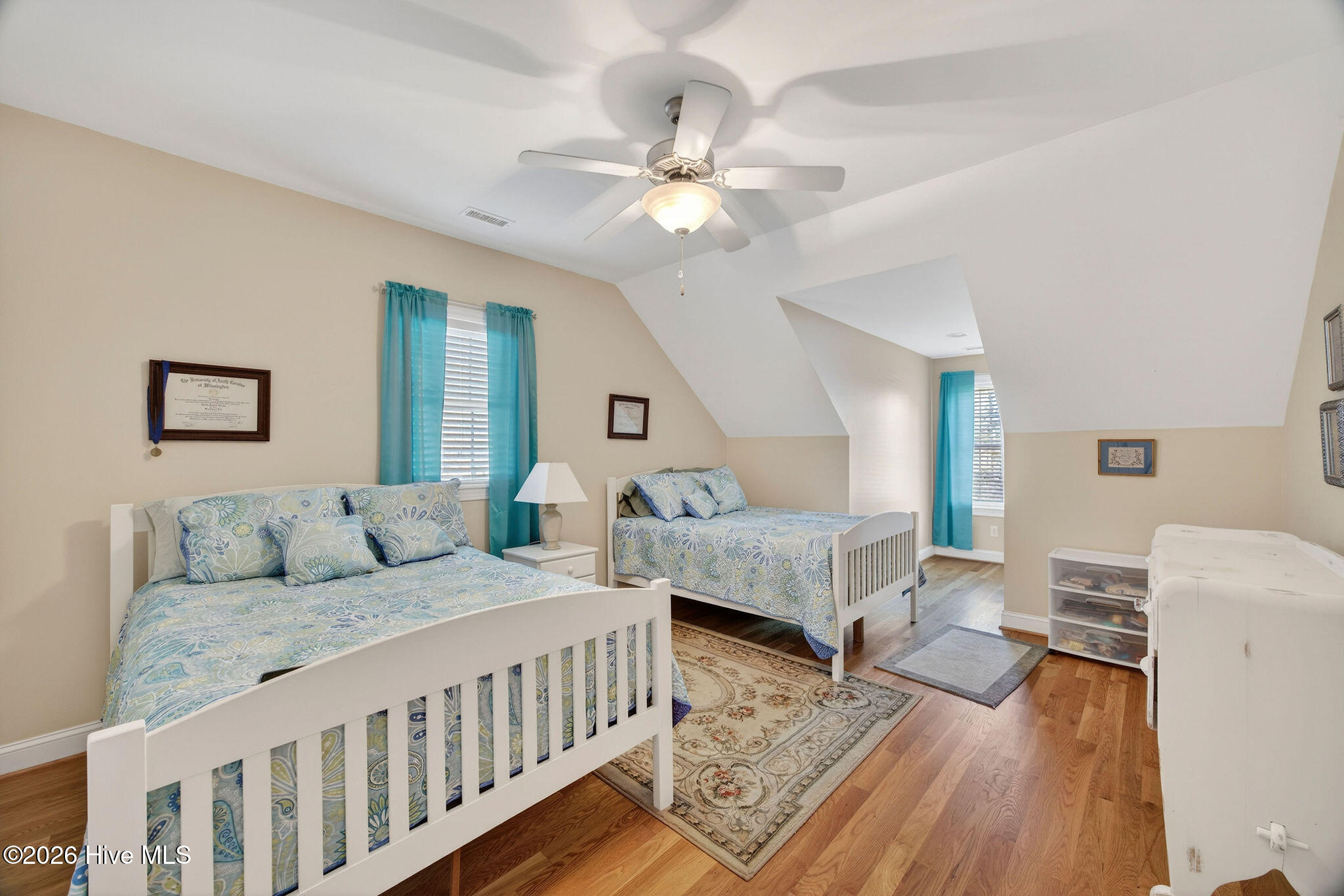 100554164 | Photo 52