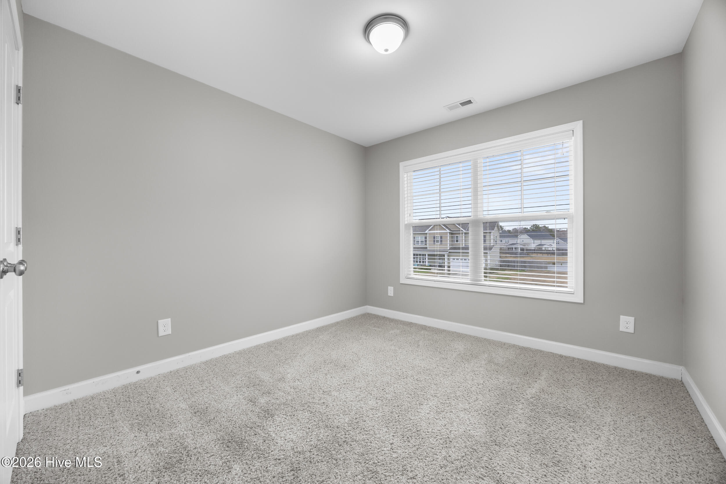 100557313 | Photo 27