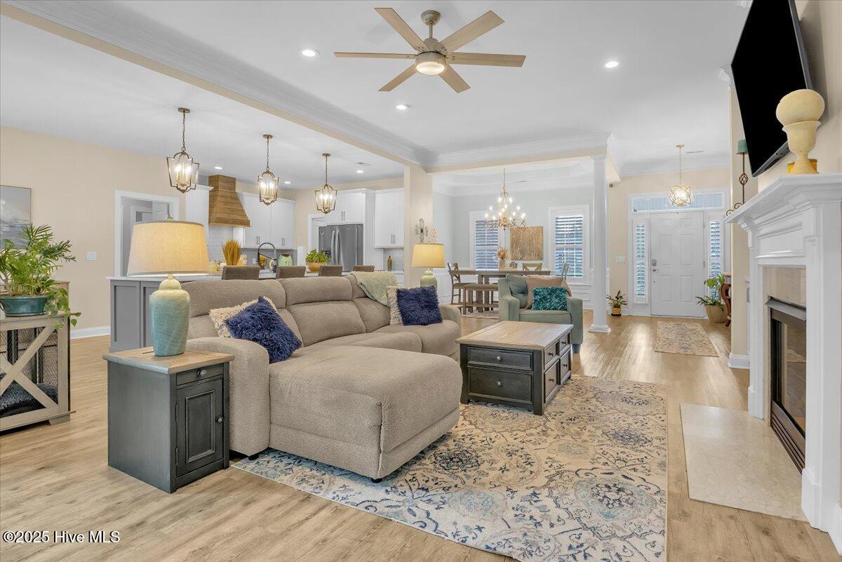 100544439 | Photo 15