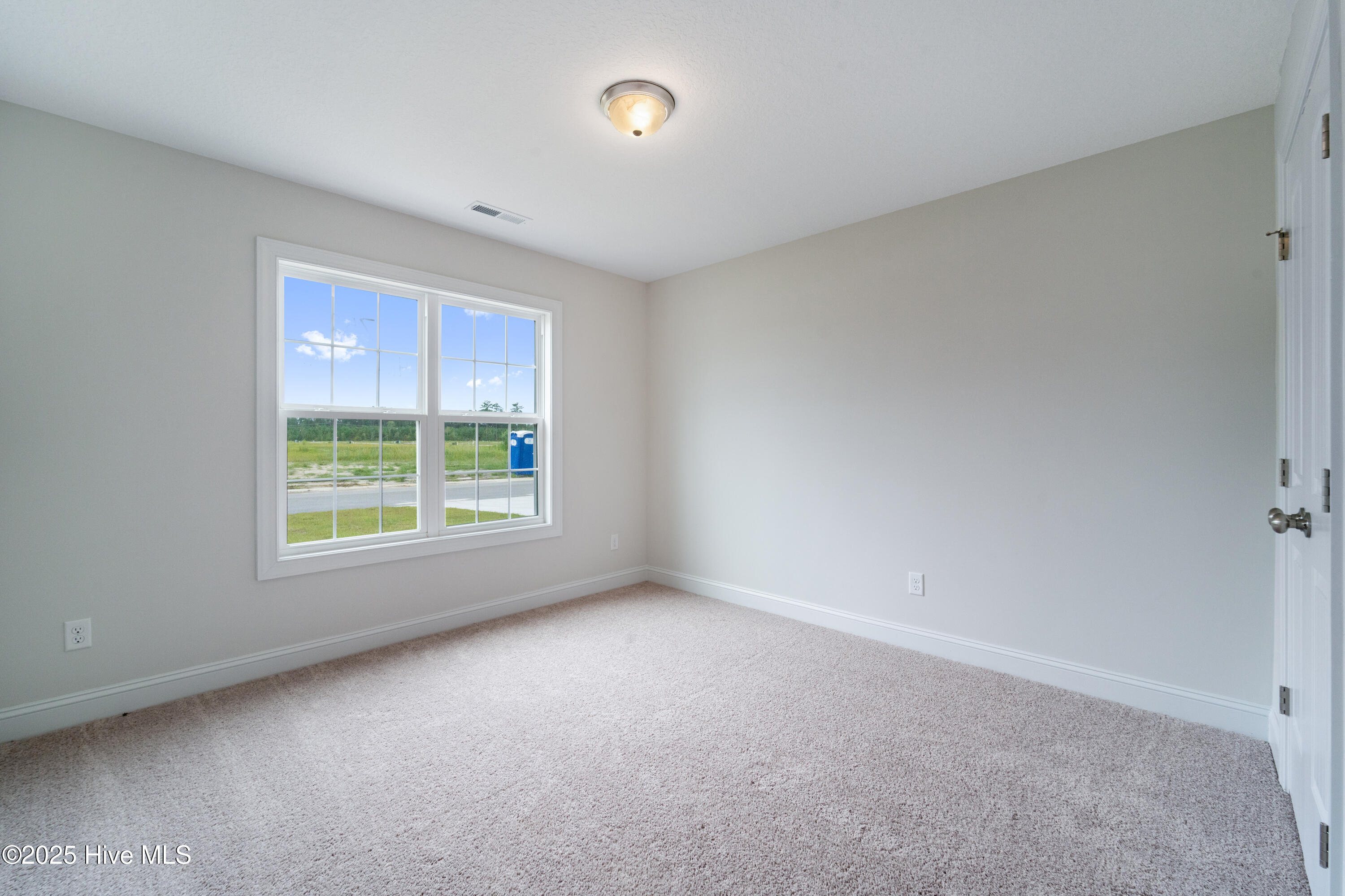 100493444 | Photo 19