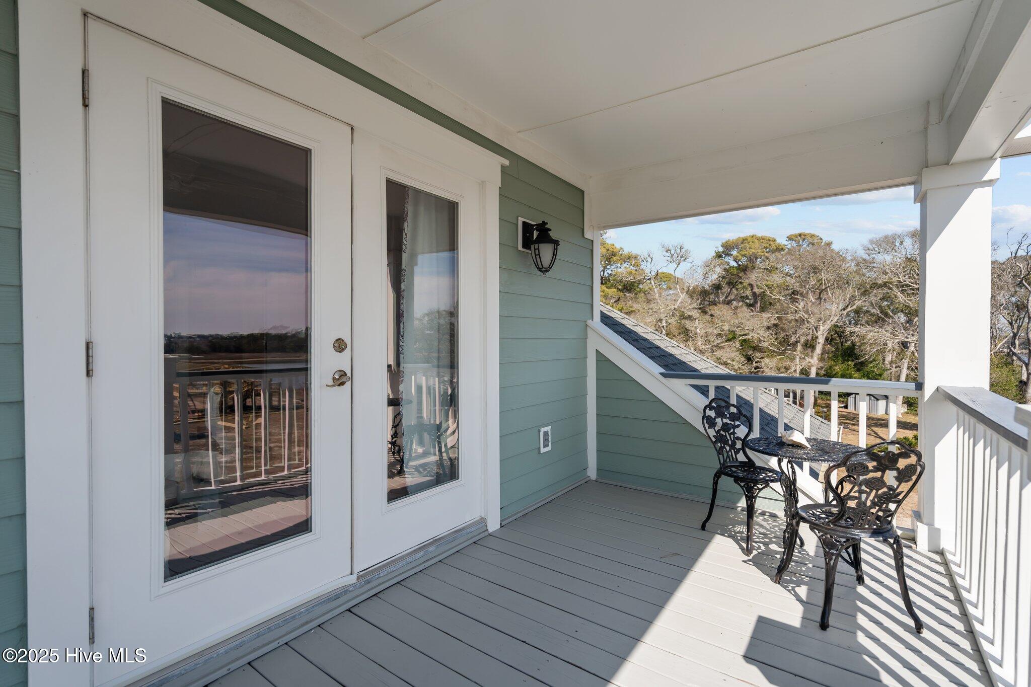 100532890 | Photo 48