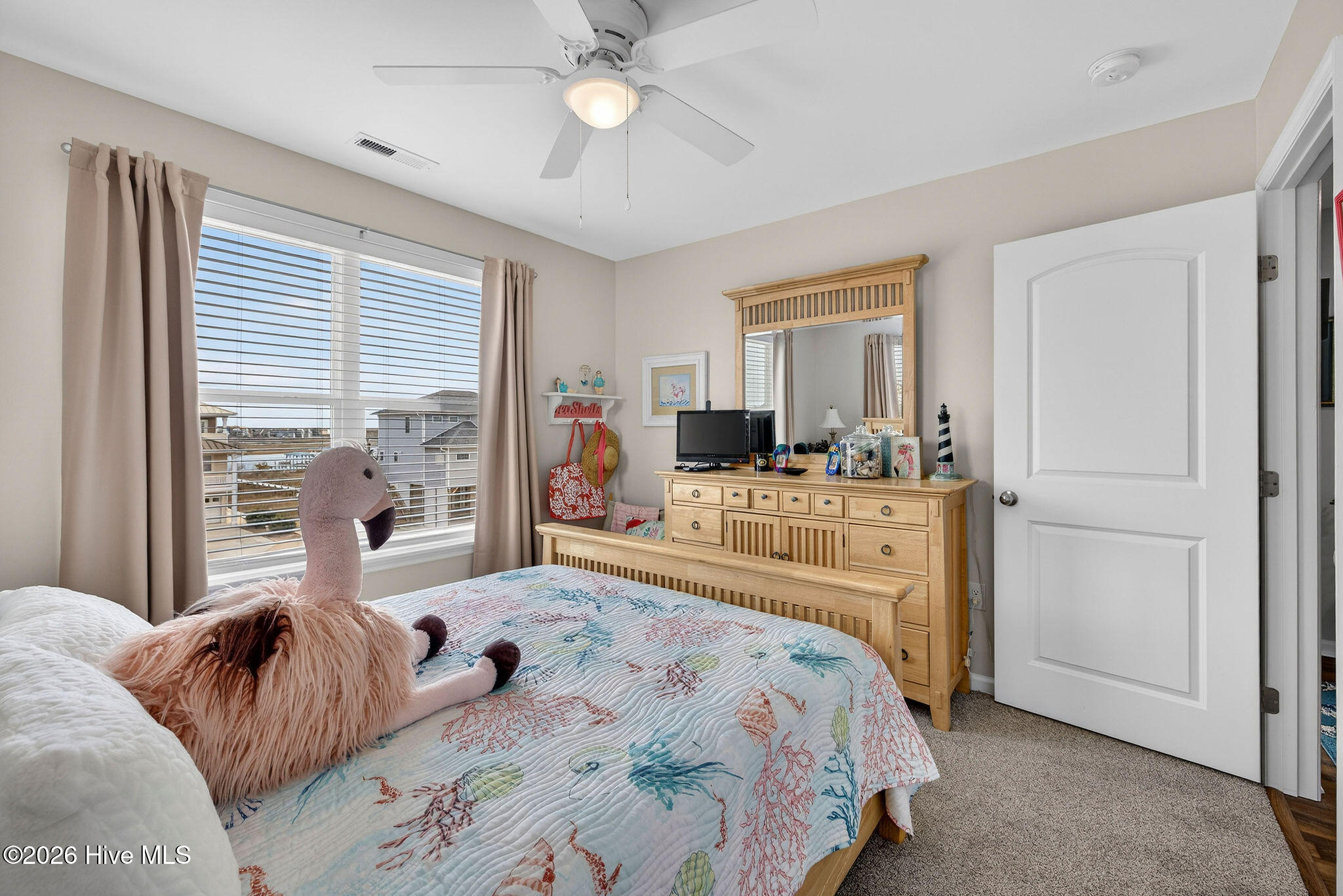 100558217 | Photo 28