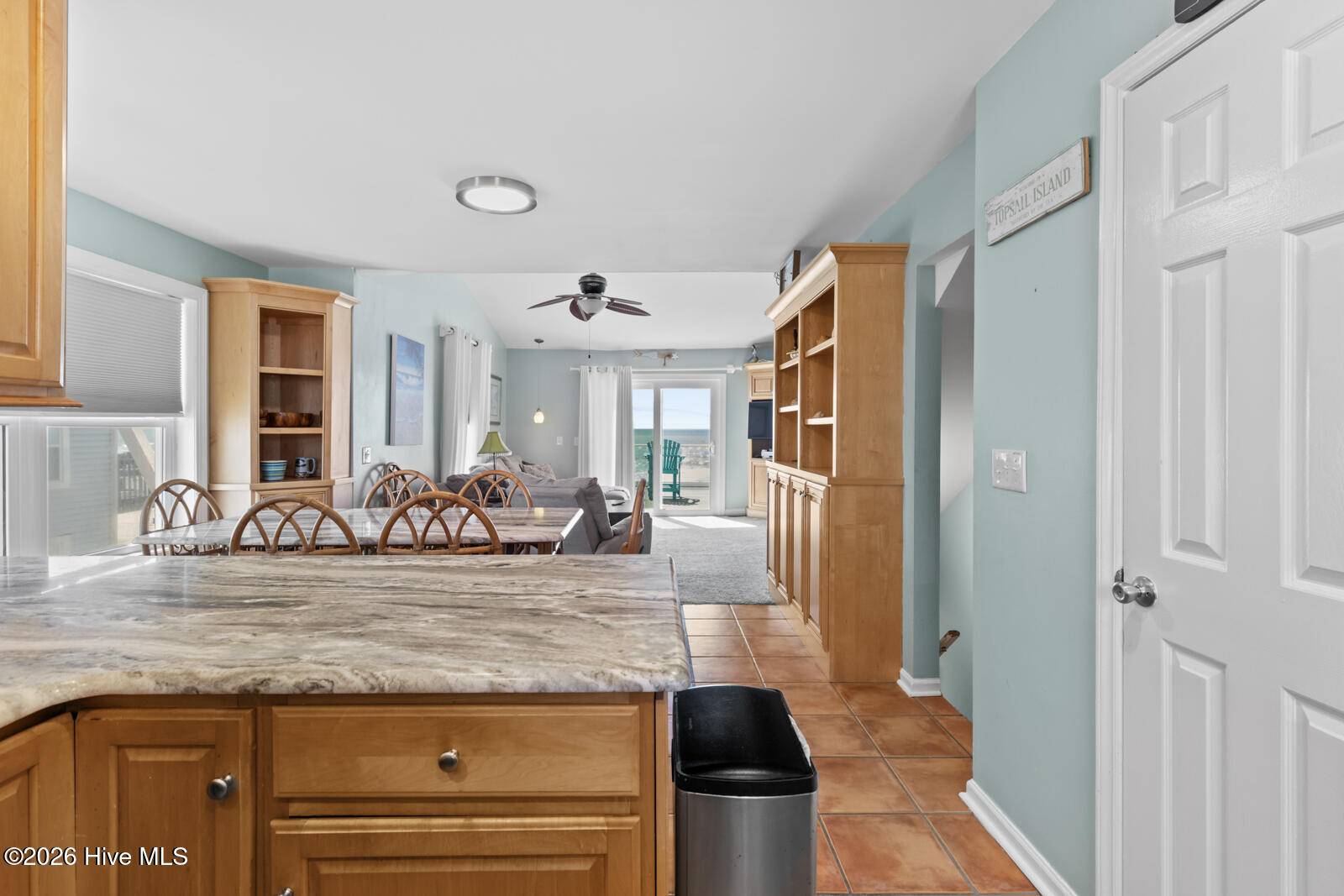 100569371 | Photo 22