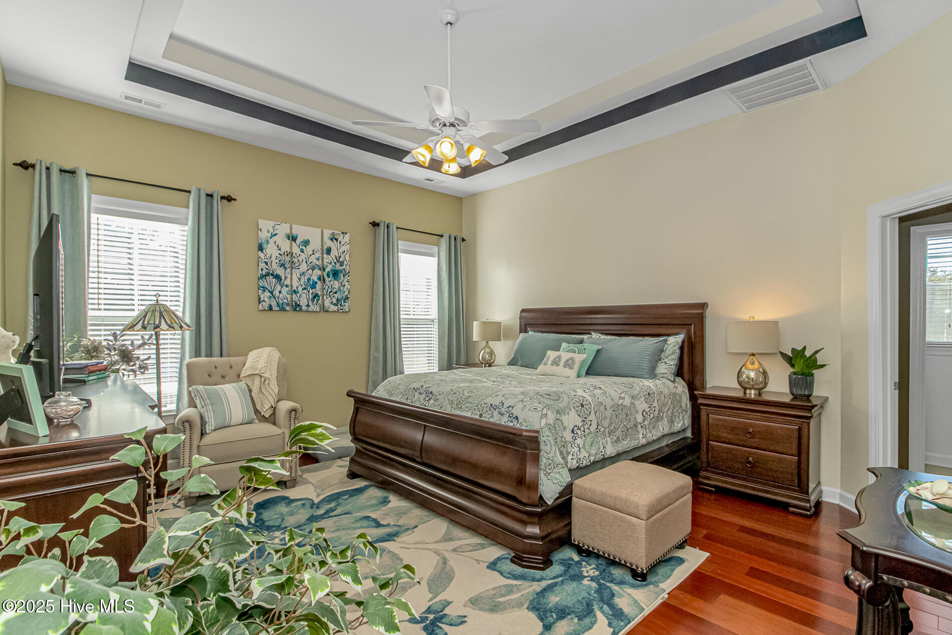 100545861 | Photo 12