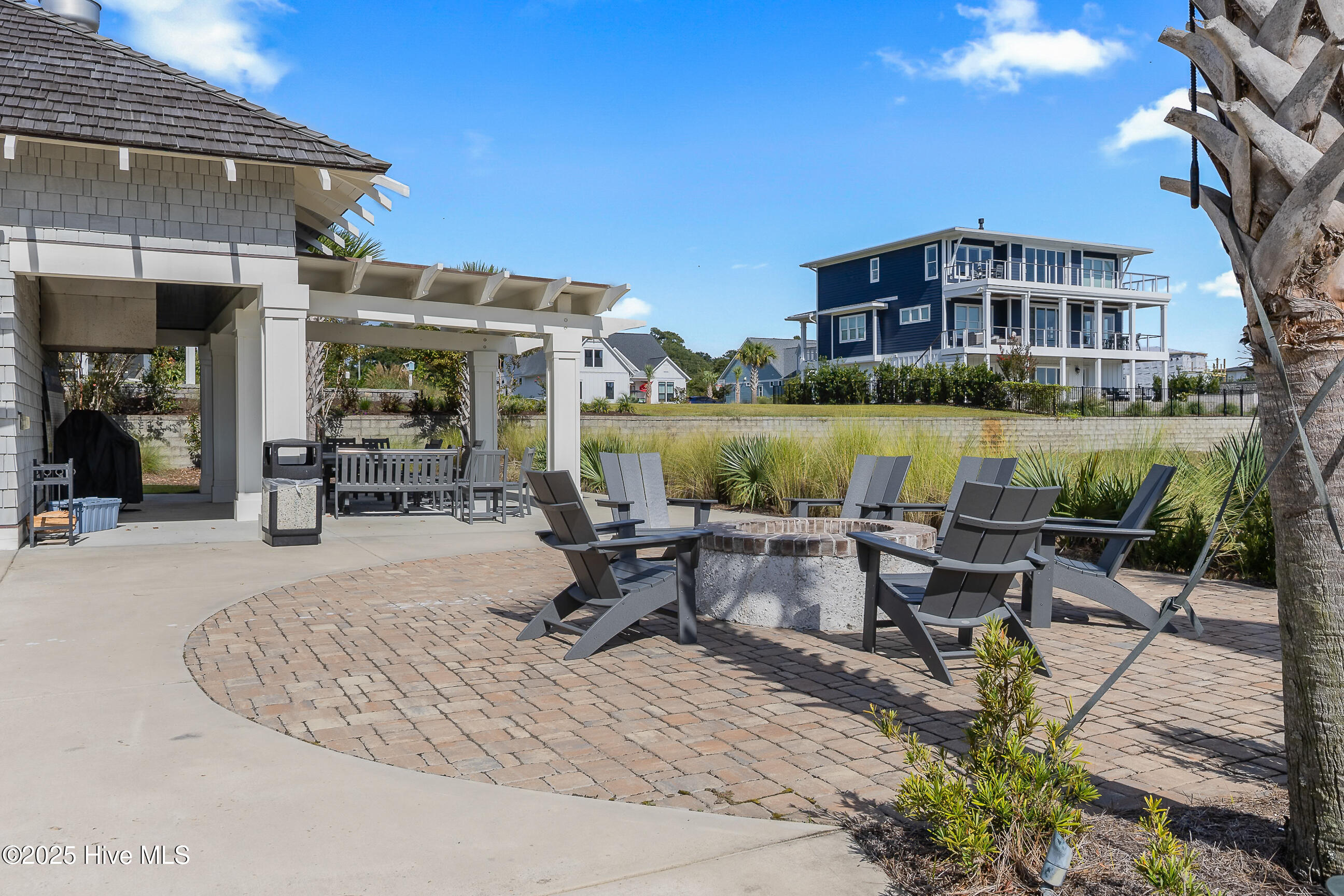 100536190 | Photo 54