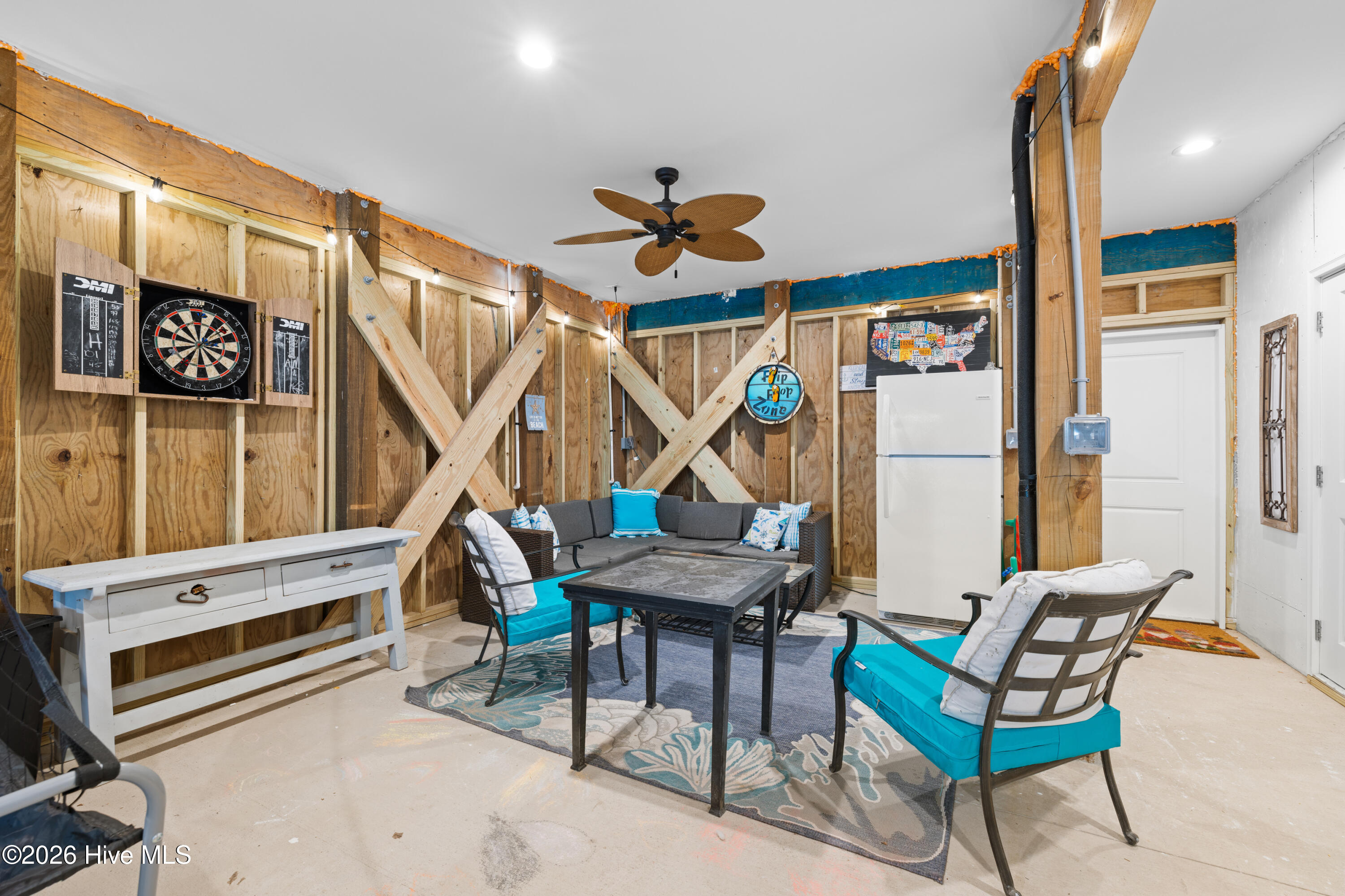 100552072 | Photo 40