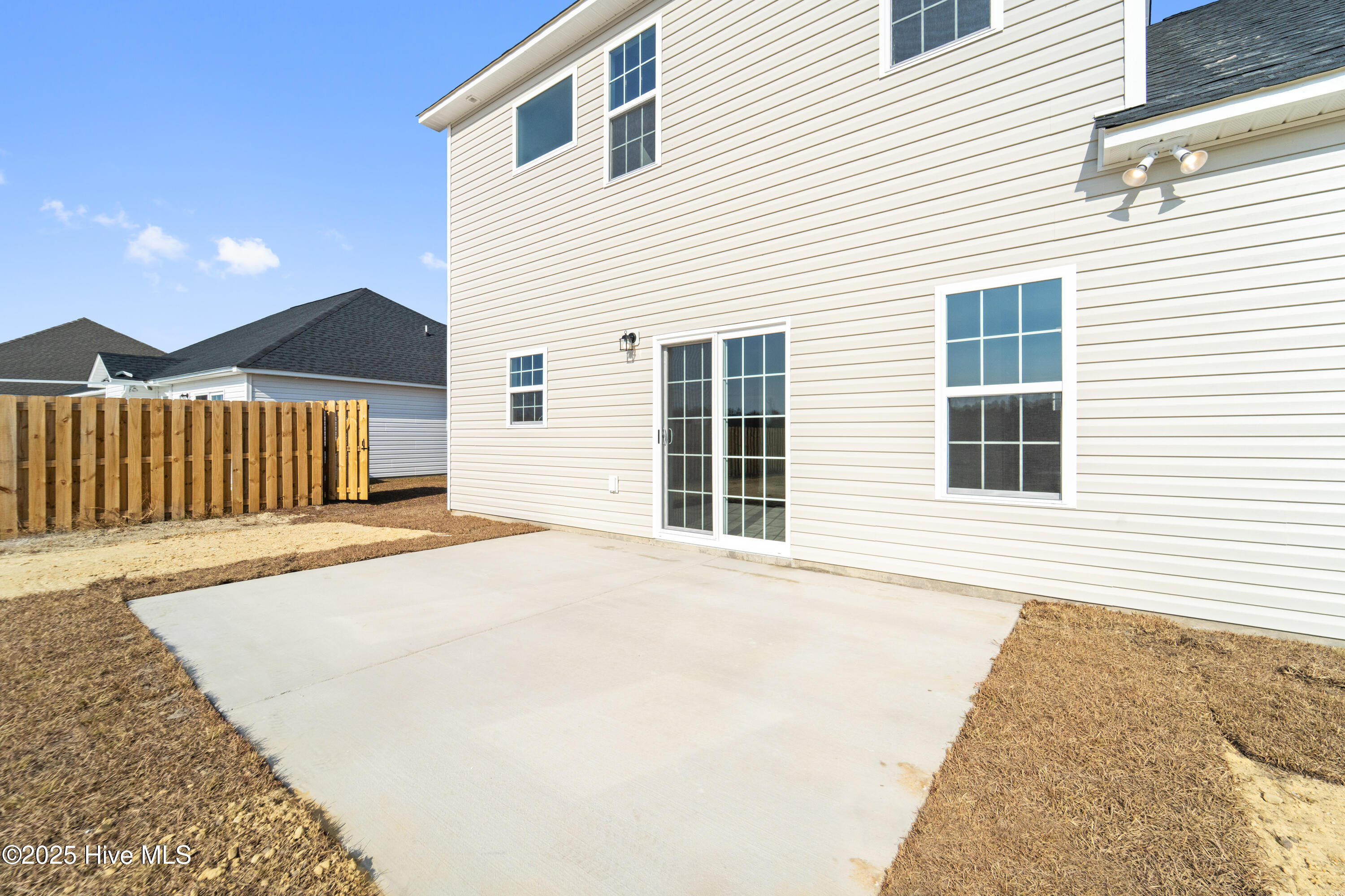 100519701 | Photo 34