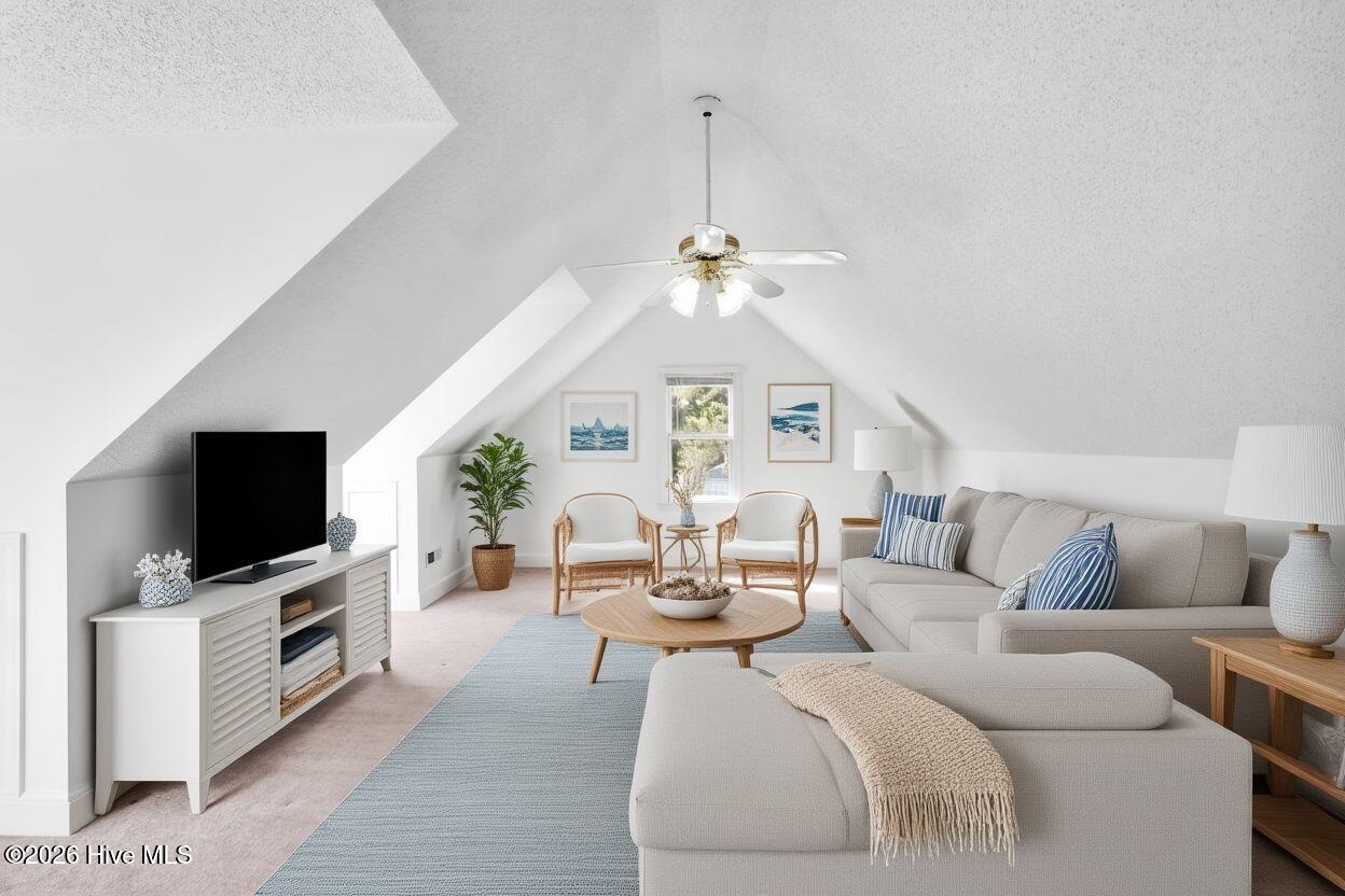 100570472 | Photo 35