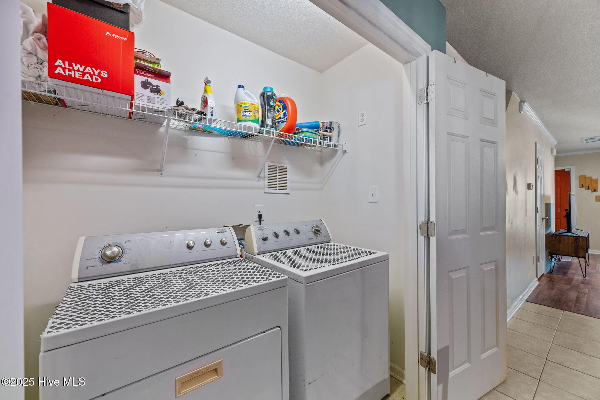 27 E Doris Avenue 207, Jacksonville, NC 28540 – photo 22: 37-web-or-mls-_RAD2493