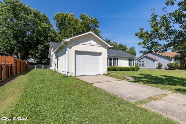 2039 Hunters Ridge Drive,Midway Park
