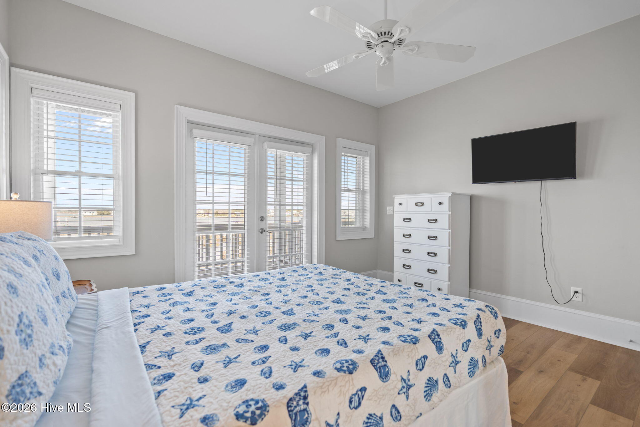 100564459 | Photo 16