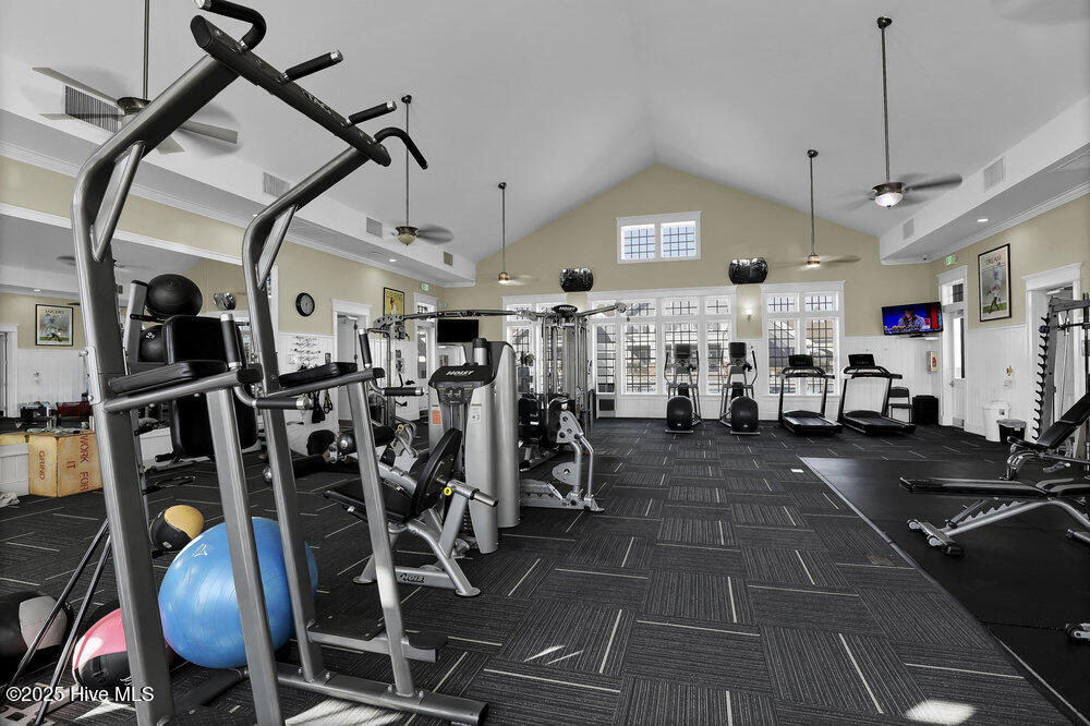 100543264 | Photo 62