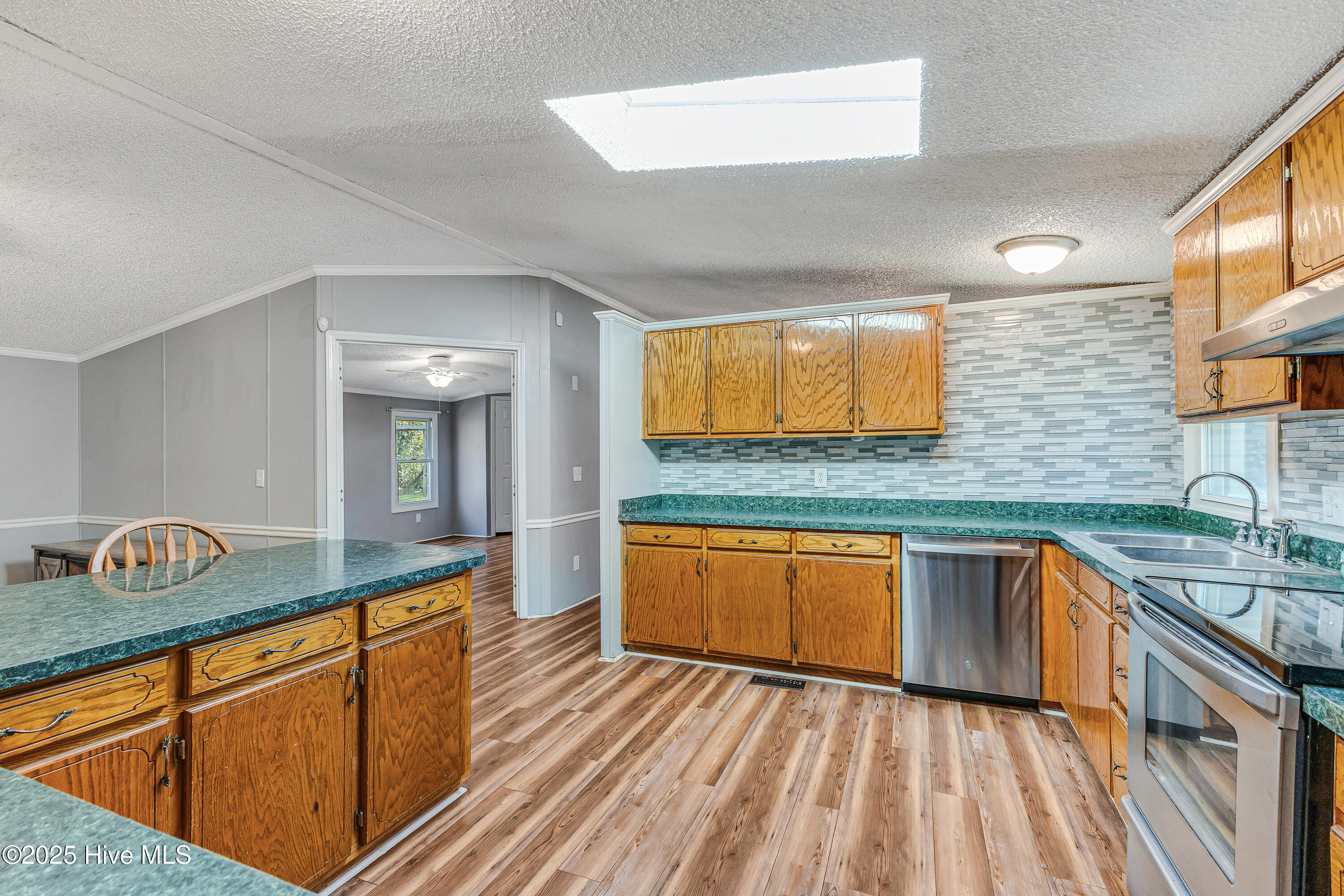 100539839 | Photo 15