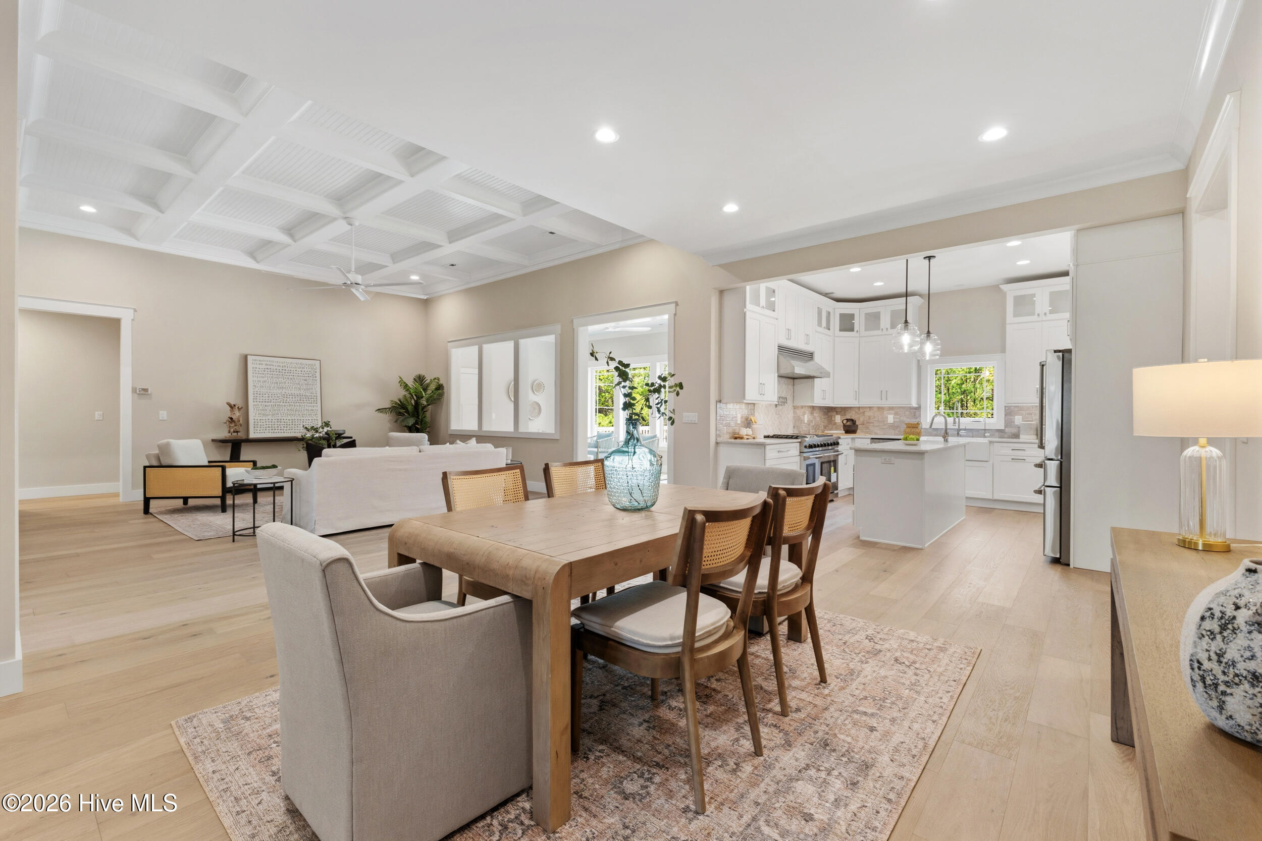 100566568 | Photo 18