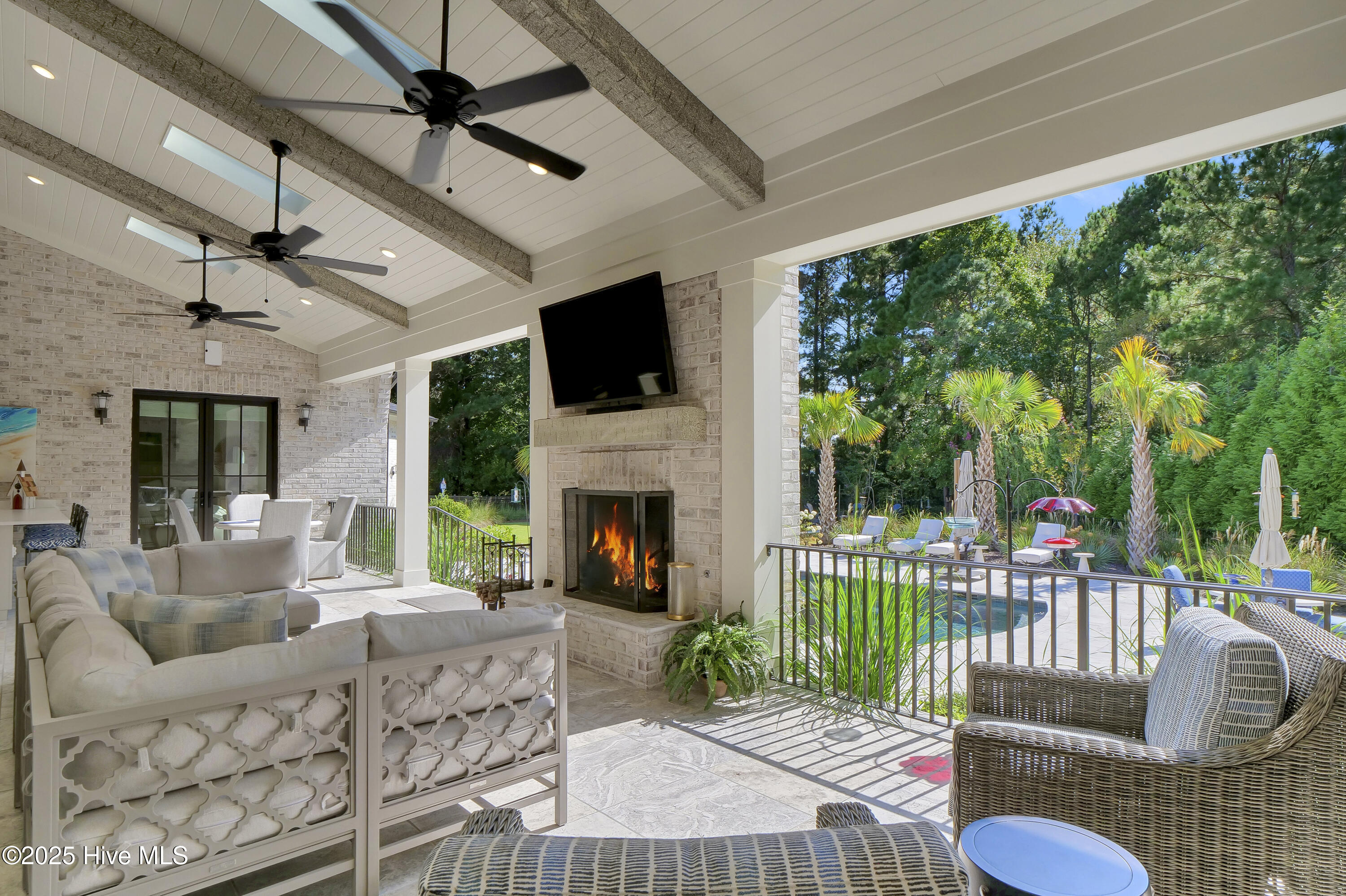 100532496 | Photo 62