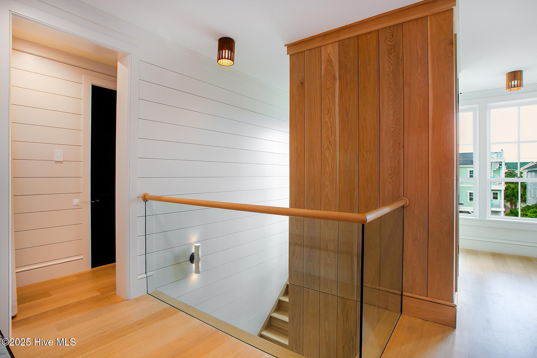 100528983 | Photo 41