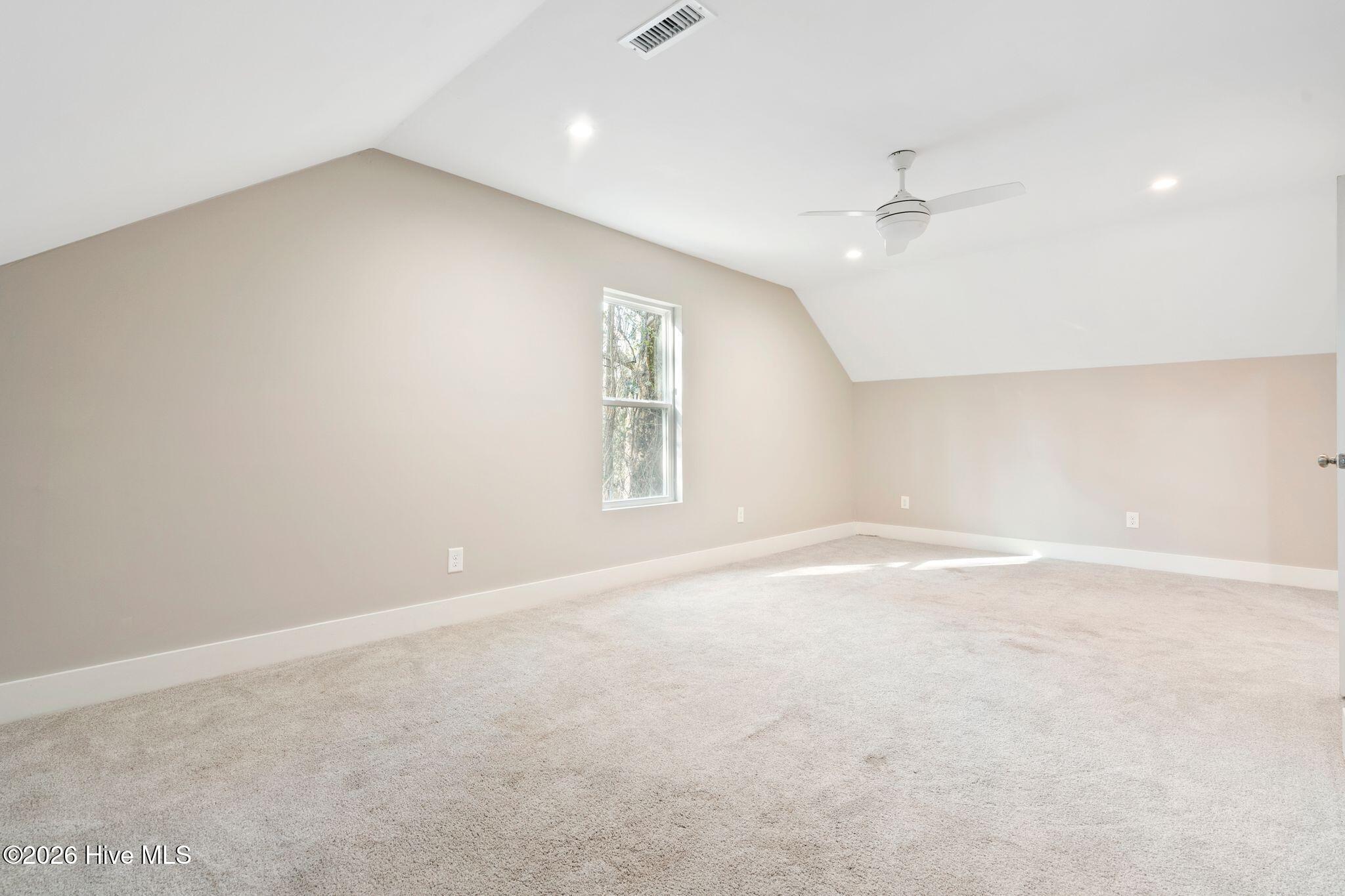 100554354 | Photo 37