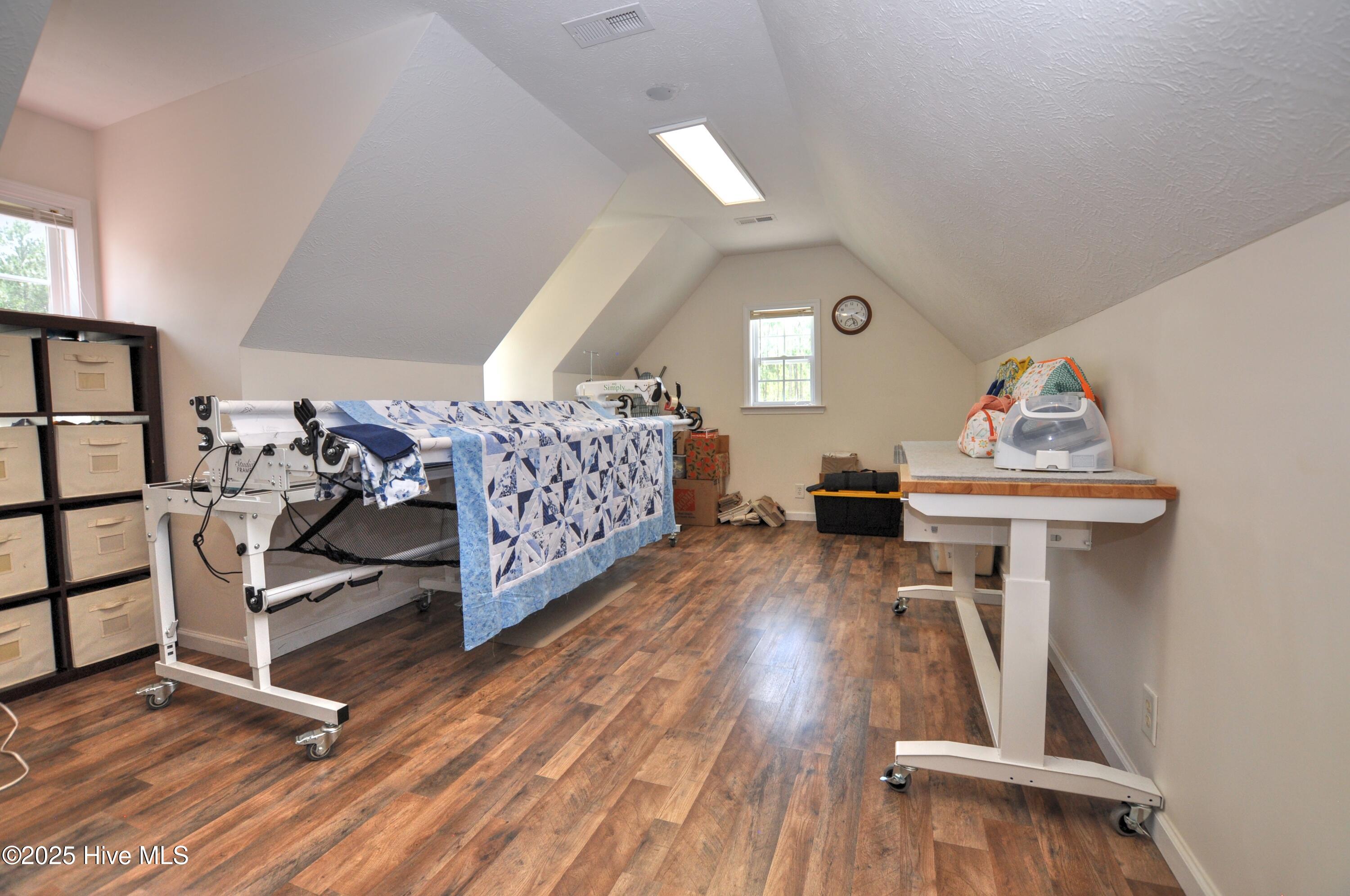 100519003 | Photo 29