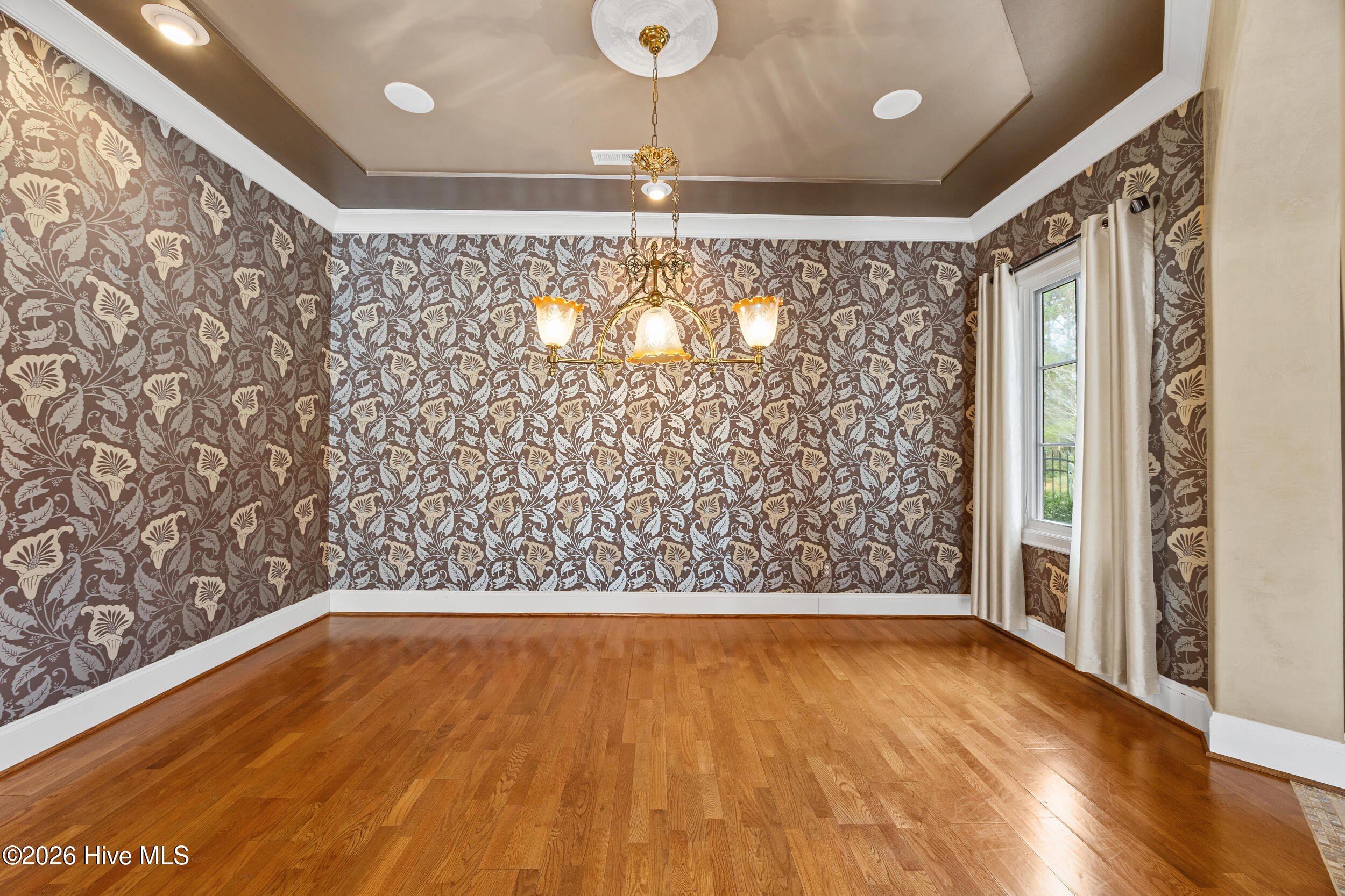 100547162 | Photo 16