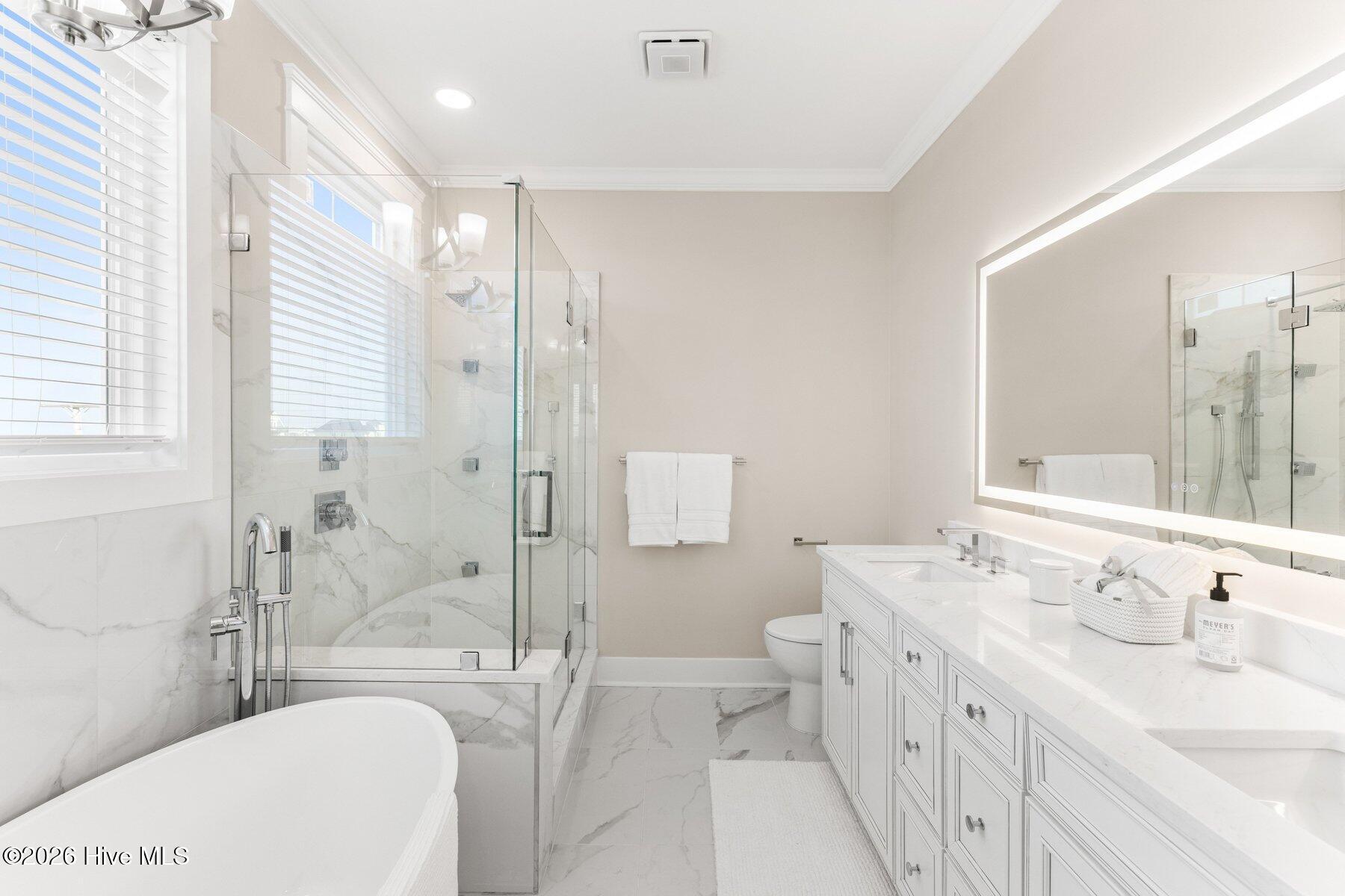 100561823 | Photo 25