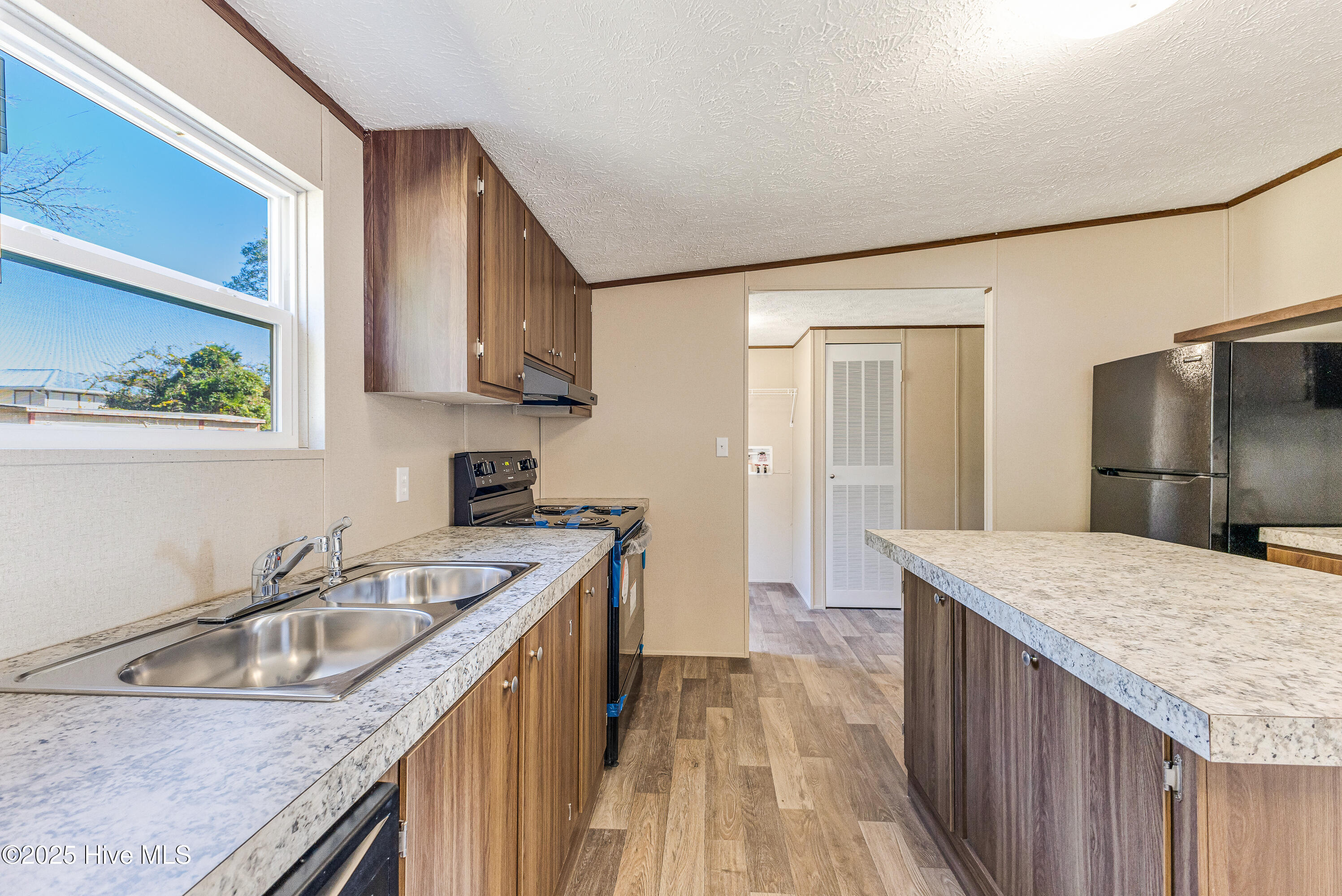 100541007 | Photo 15