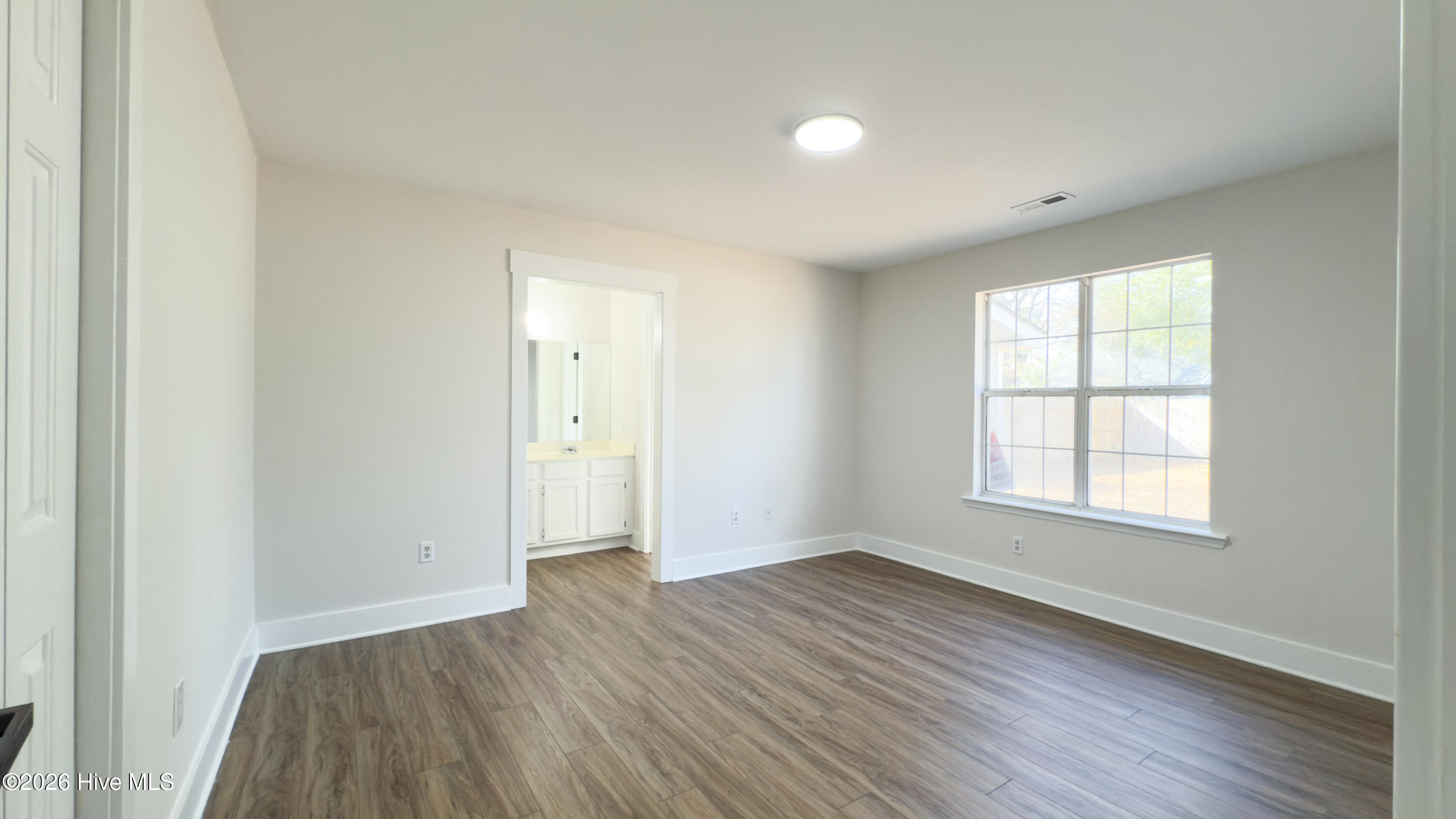 100550550 | Photo 20