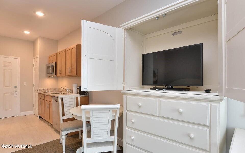 100549842 | Photo 16