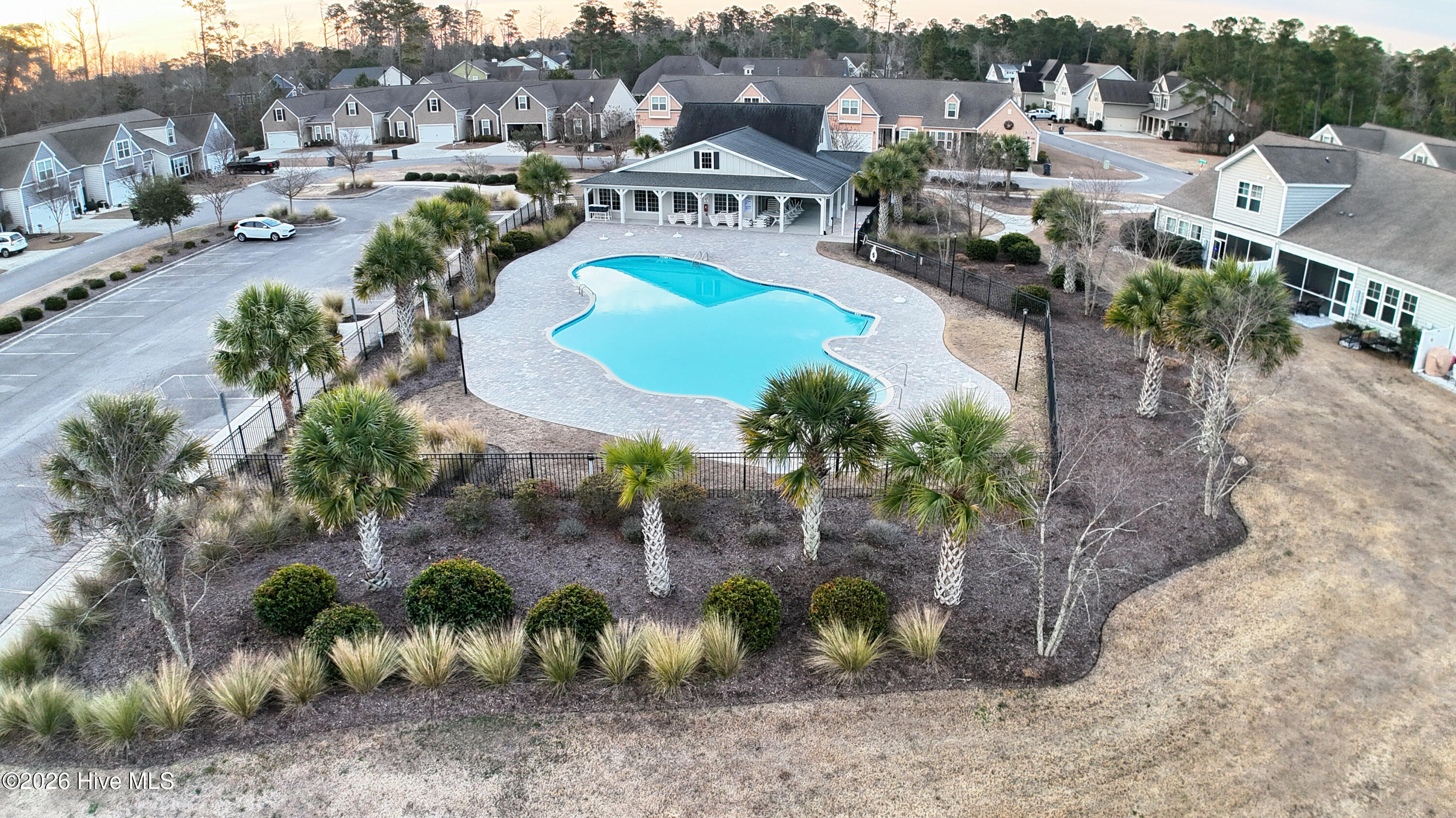 100552645 | Photo 46