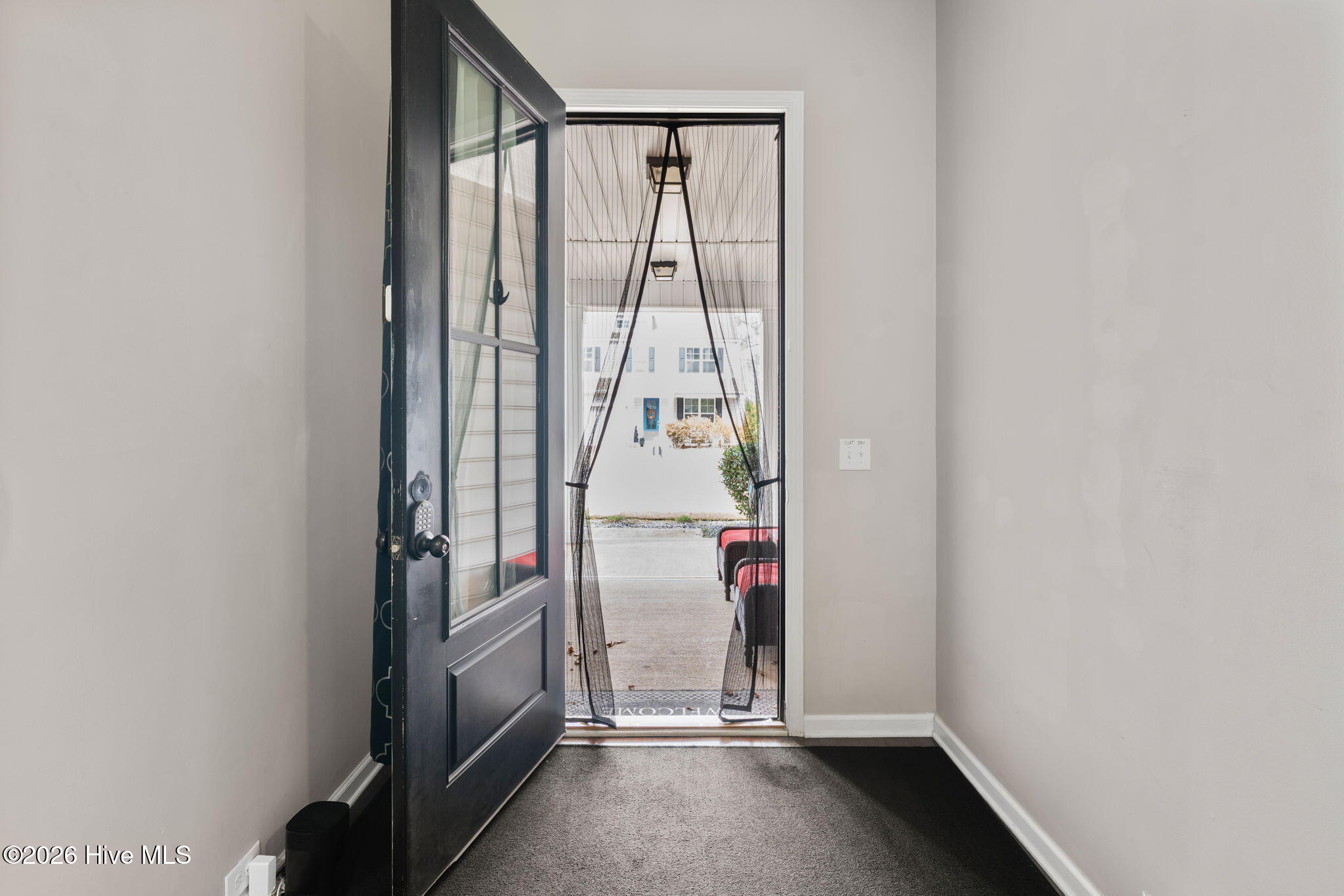 100557369 | Photo 13