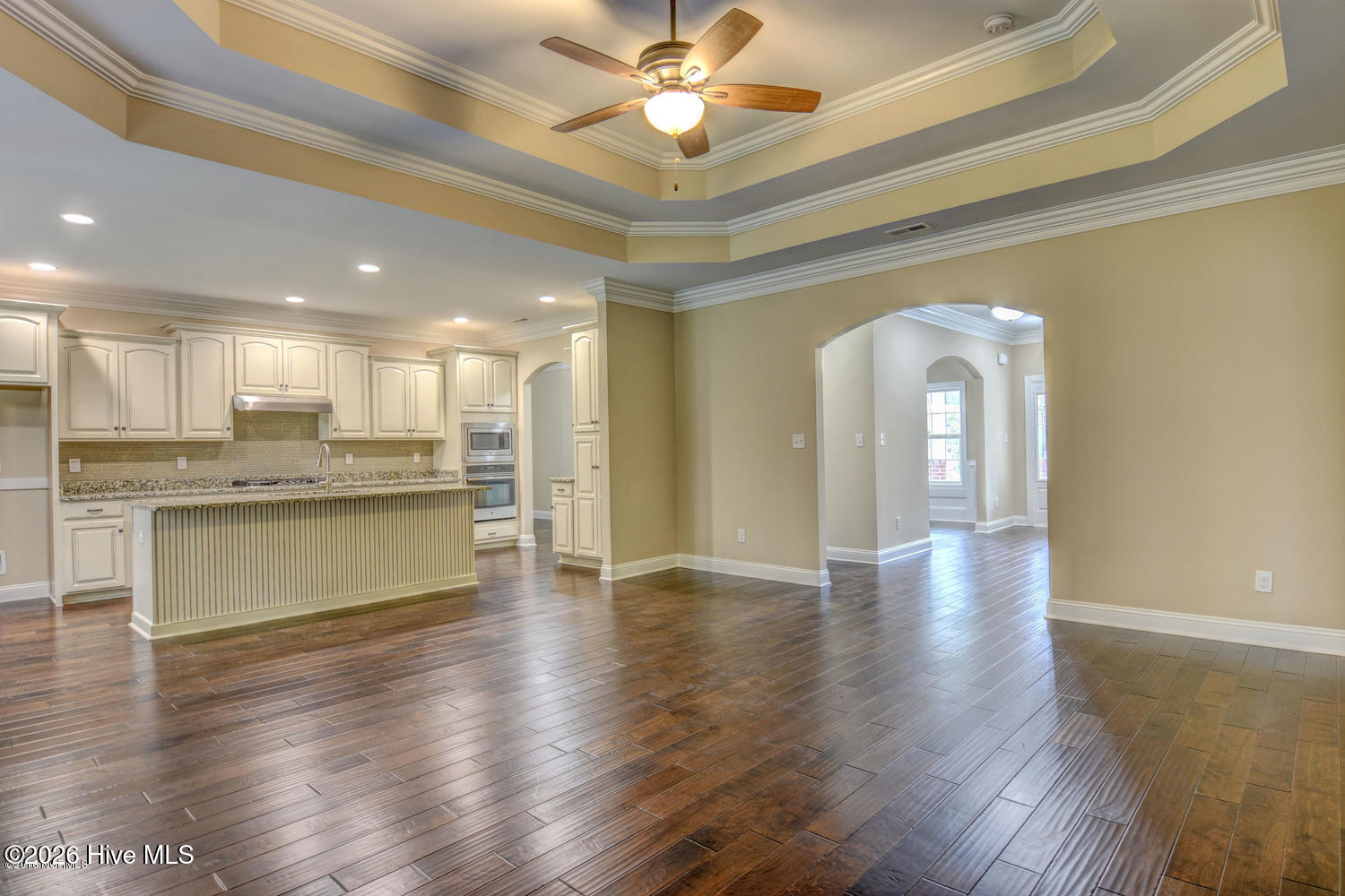 100550351 | Photo 24