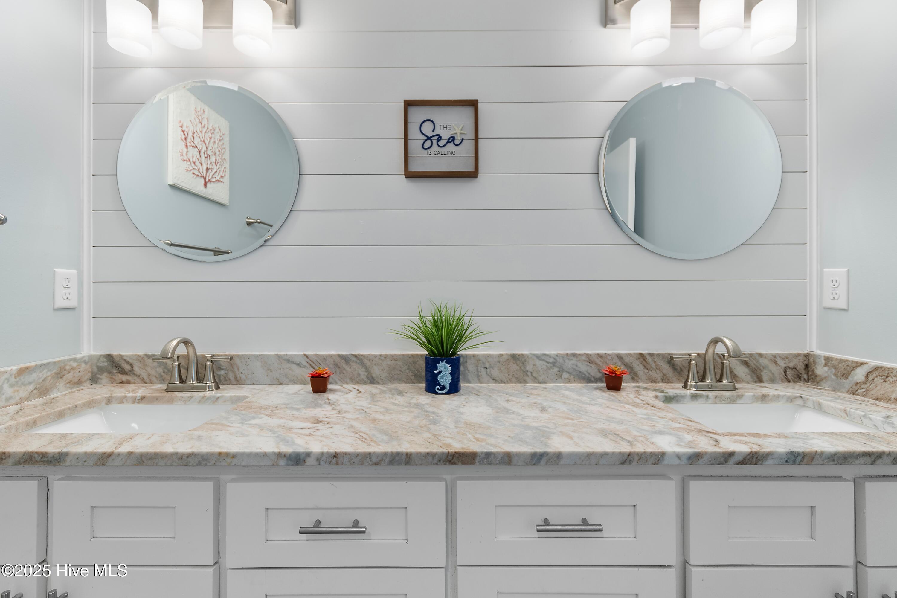 100517430 | Photo 20