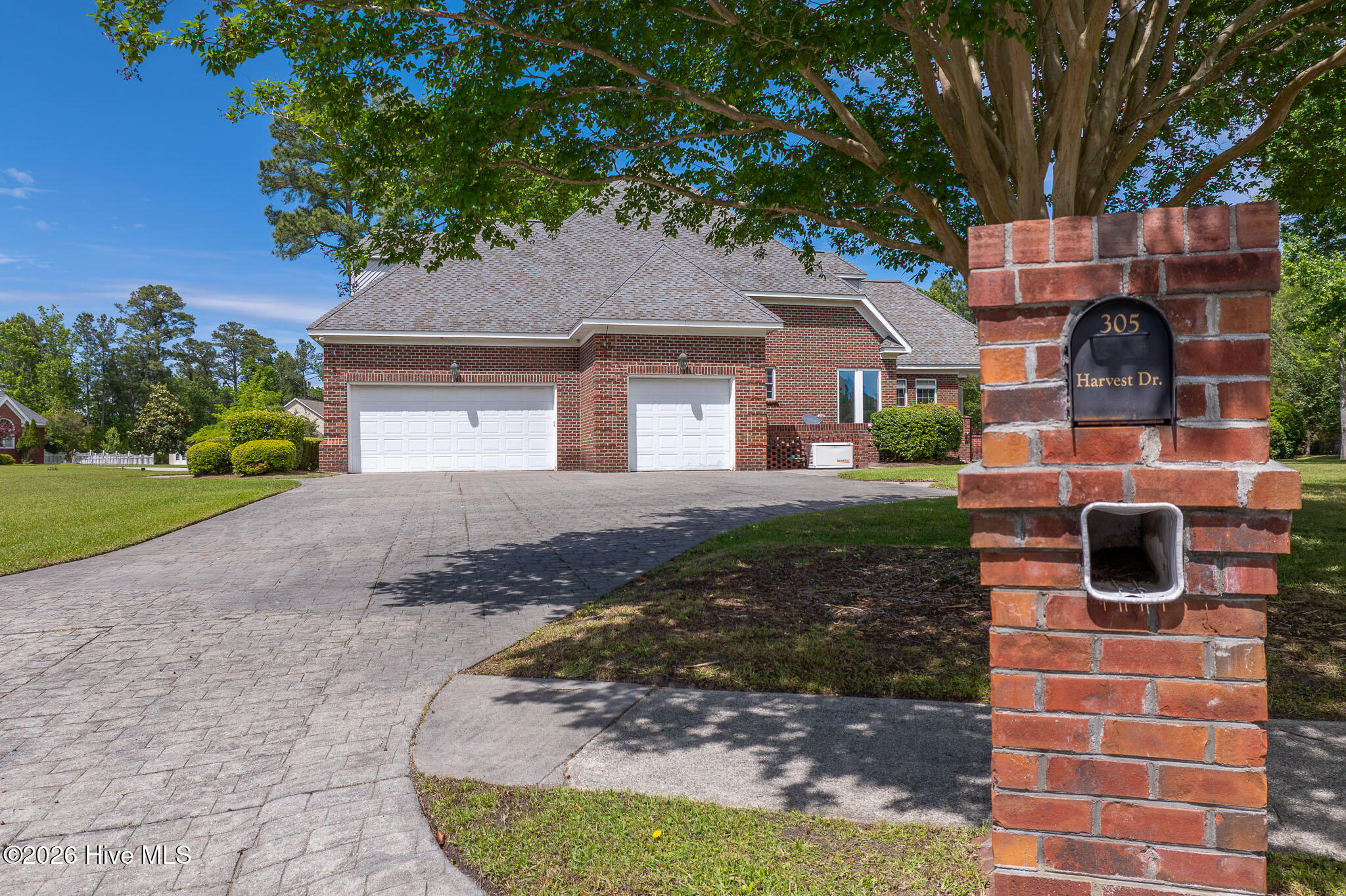 100570266 | Photo 74