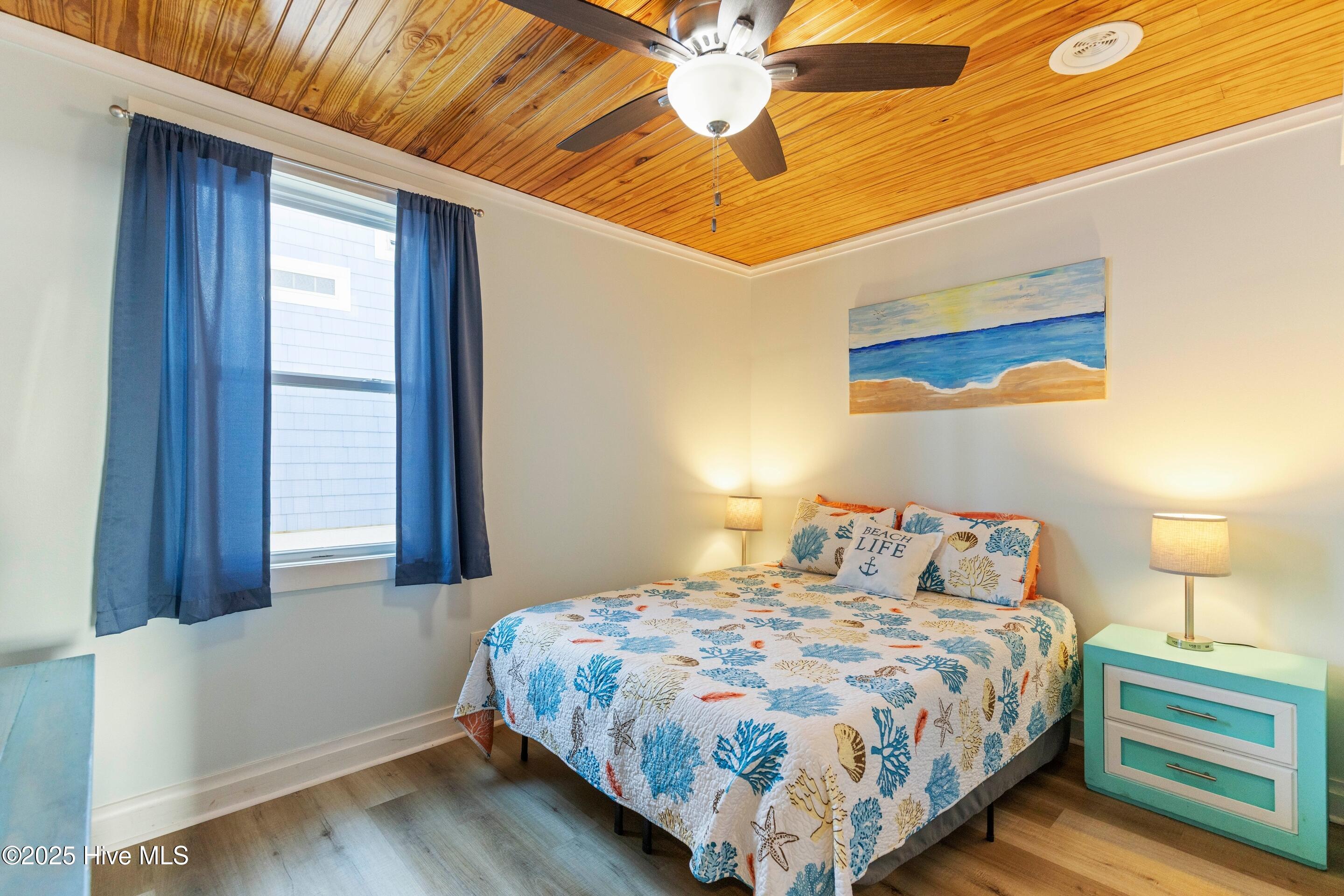 100567427 | Photo 28