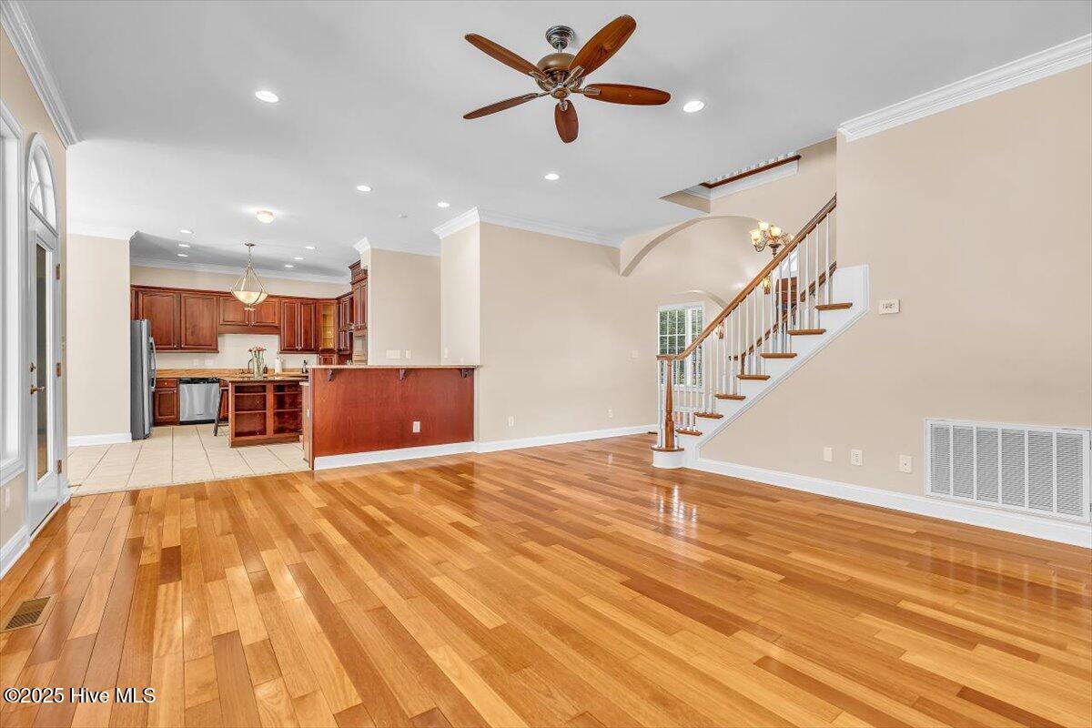 100534566 | Photo 46