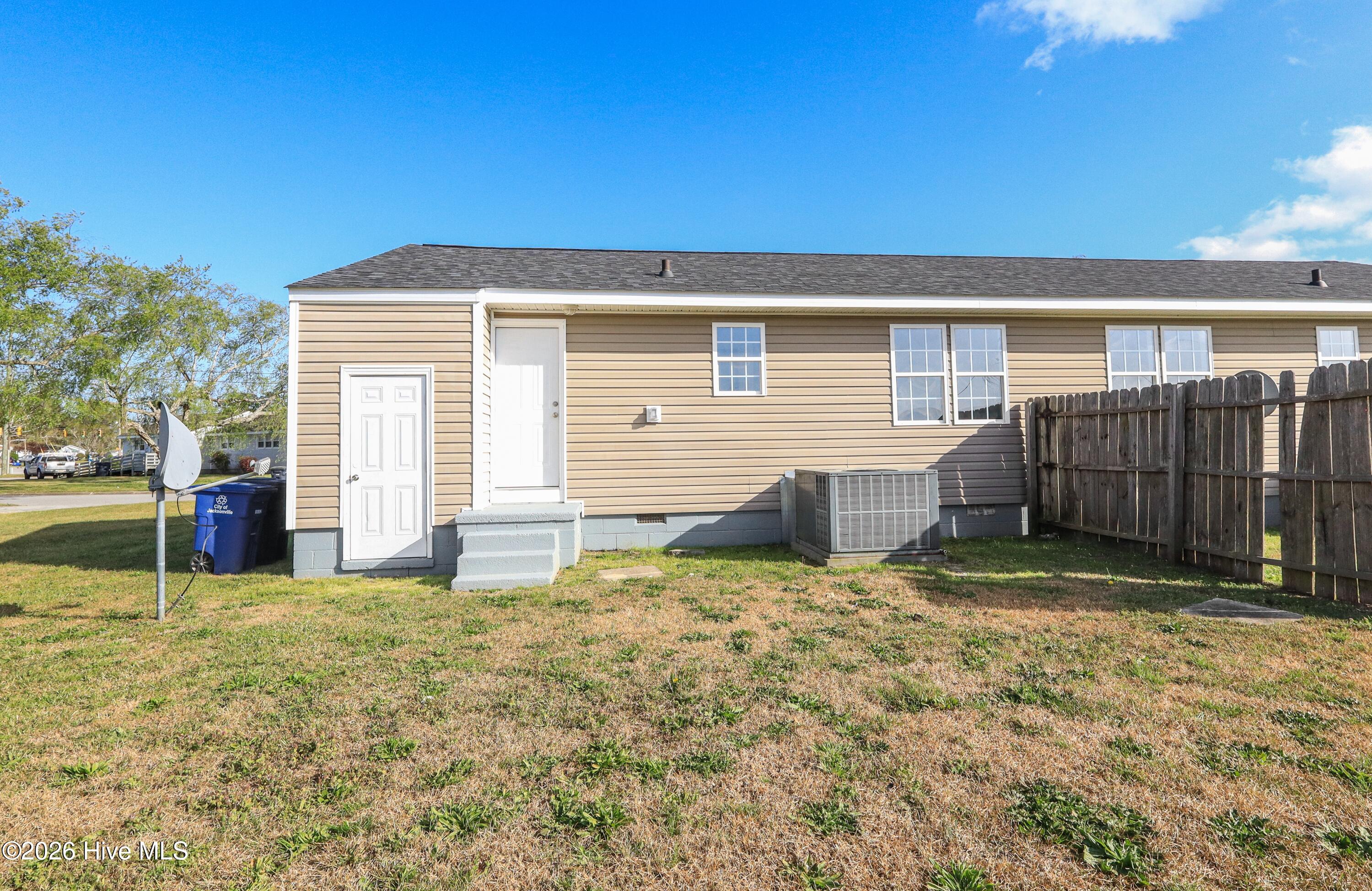 100563835 | Photo 20