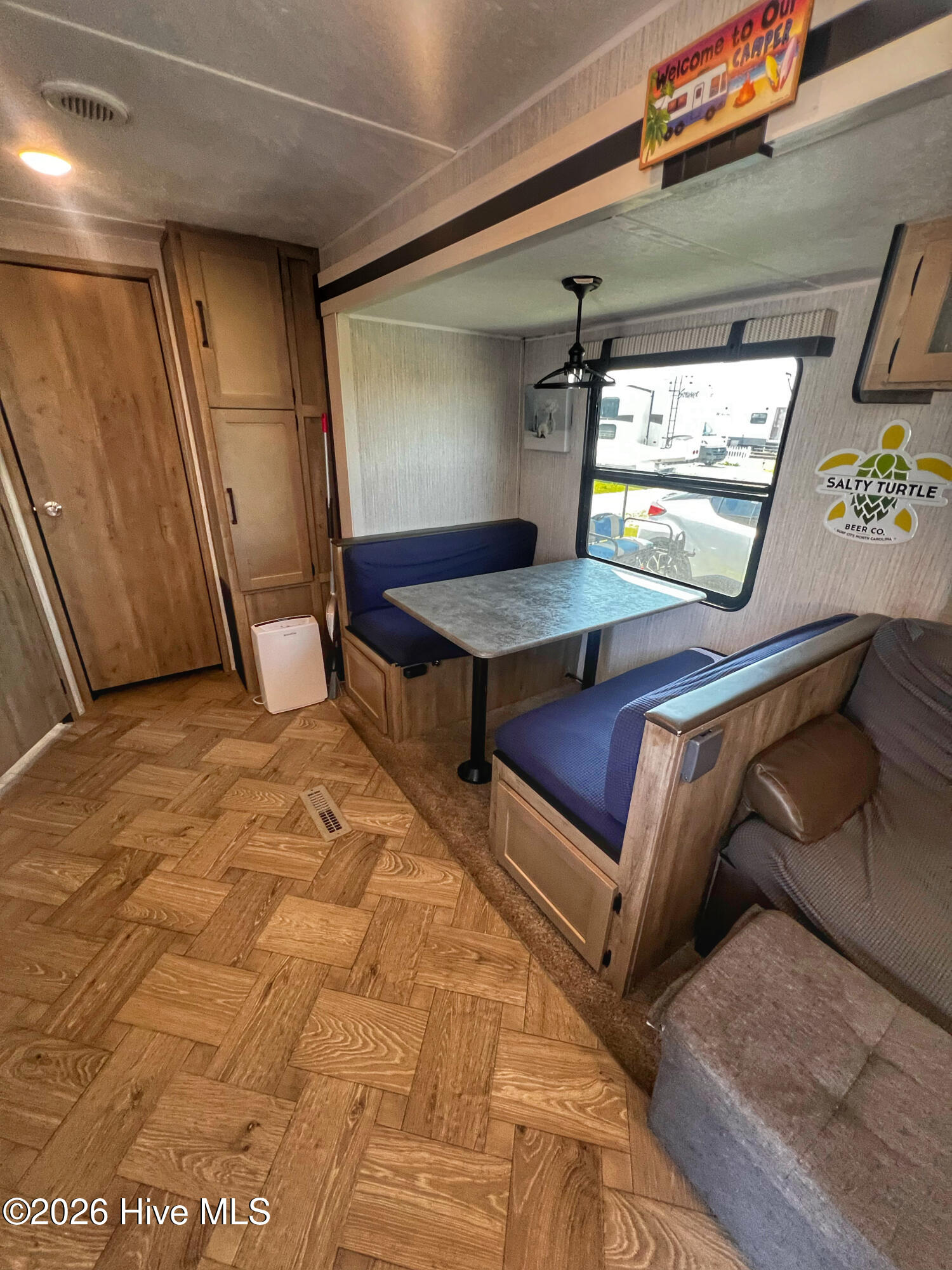 100562854 | Photo 20