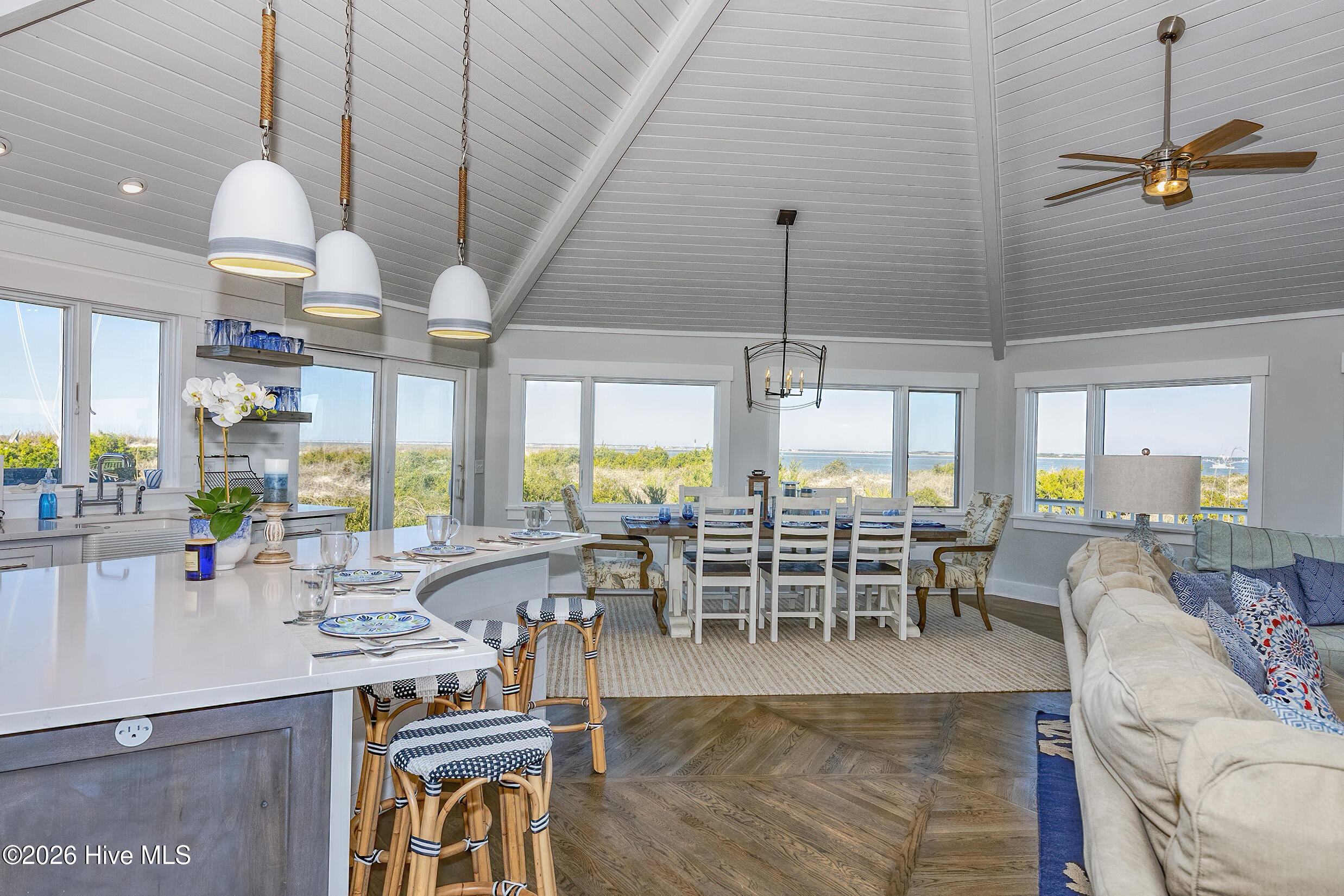 100560271 | Photo 21