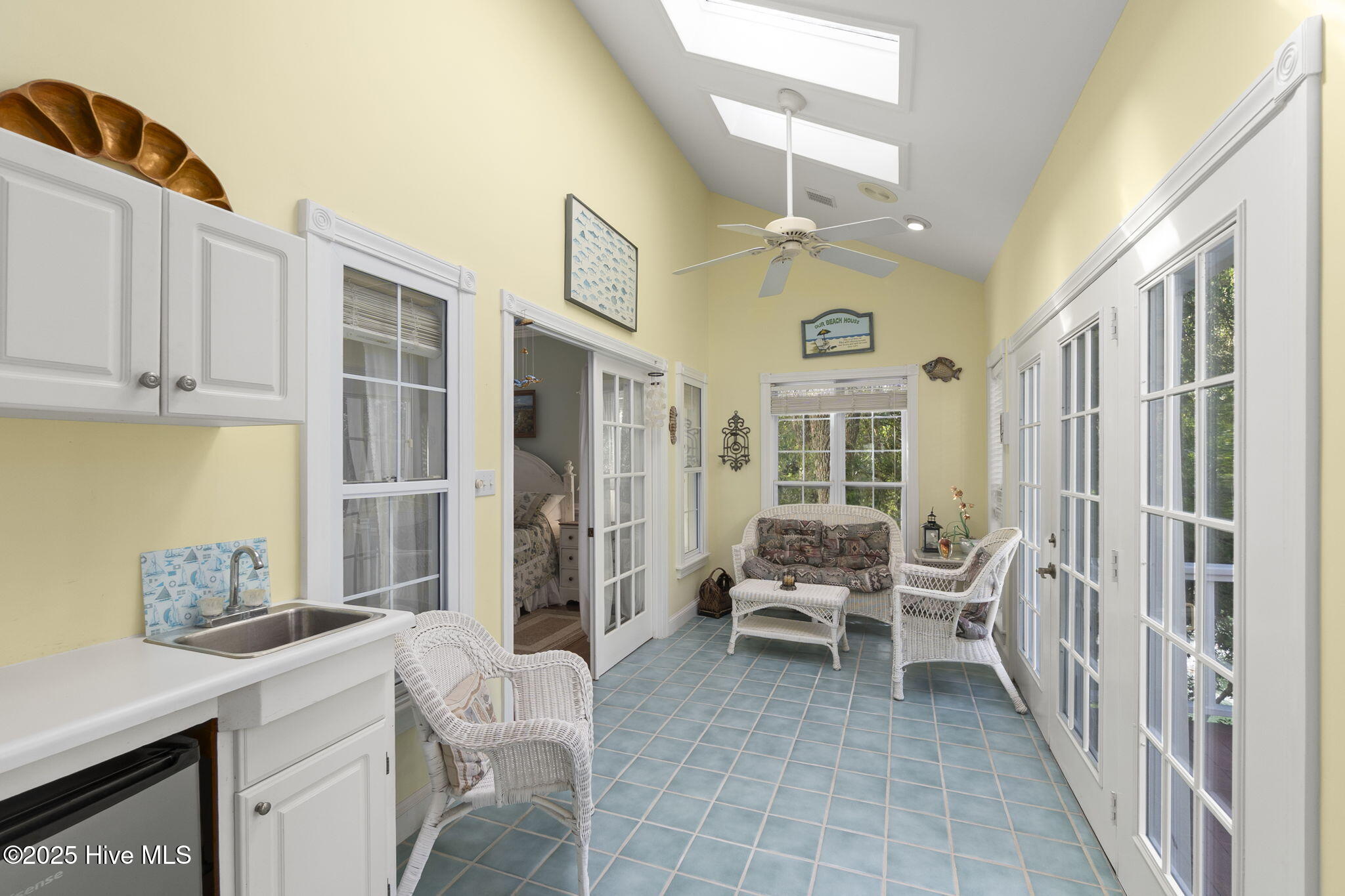 100516943 | Photo 21