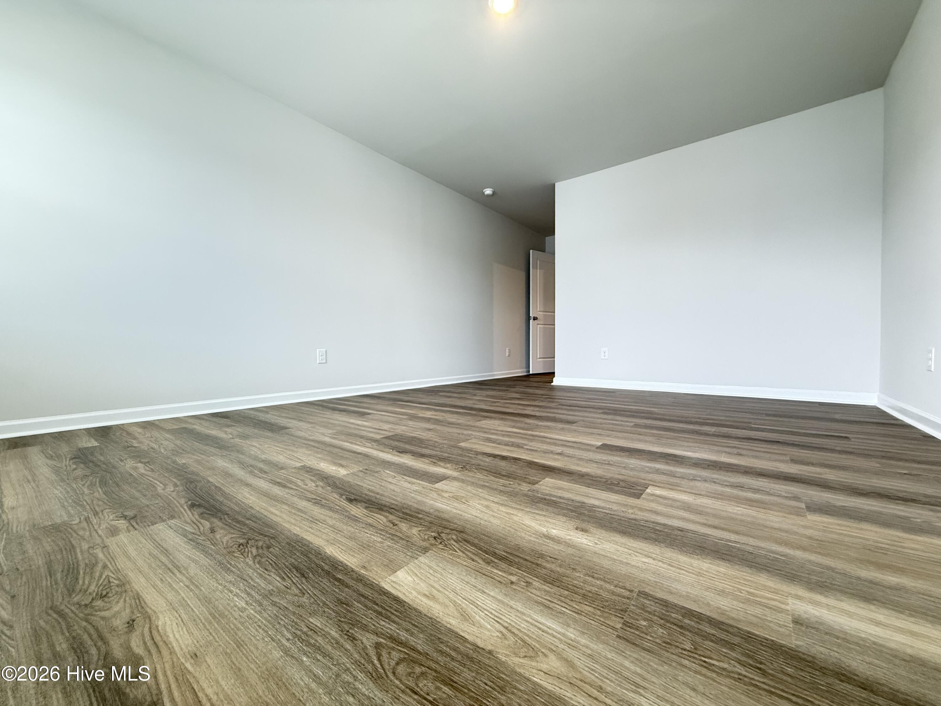 100525025 | Photo 26