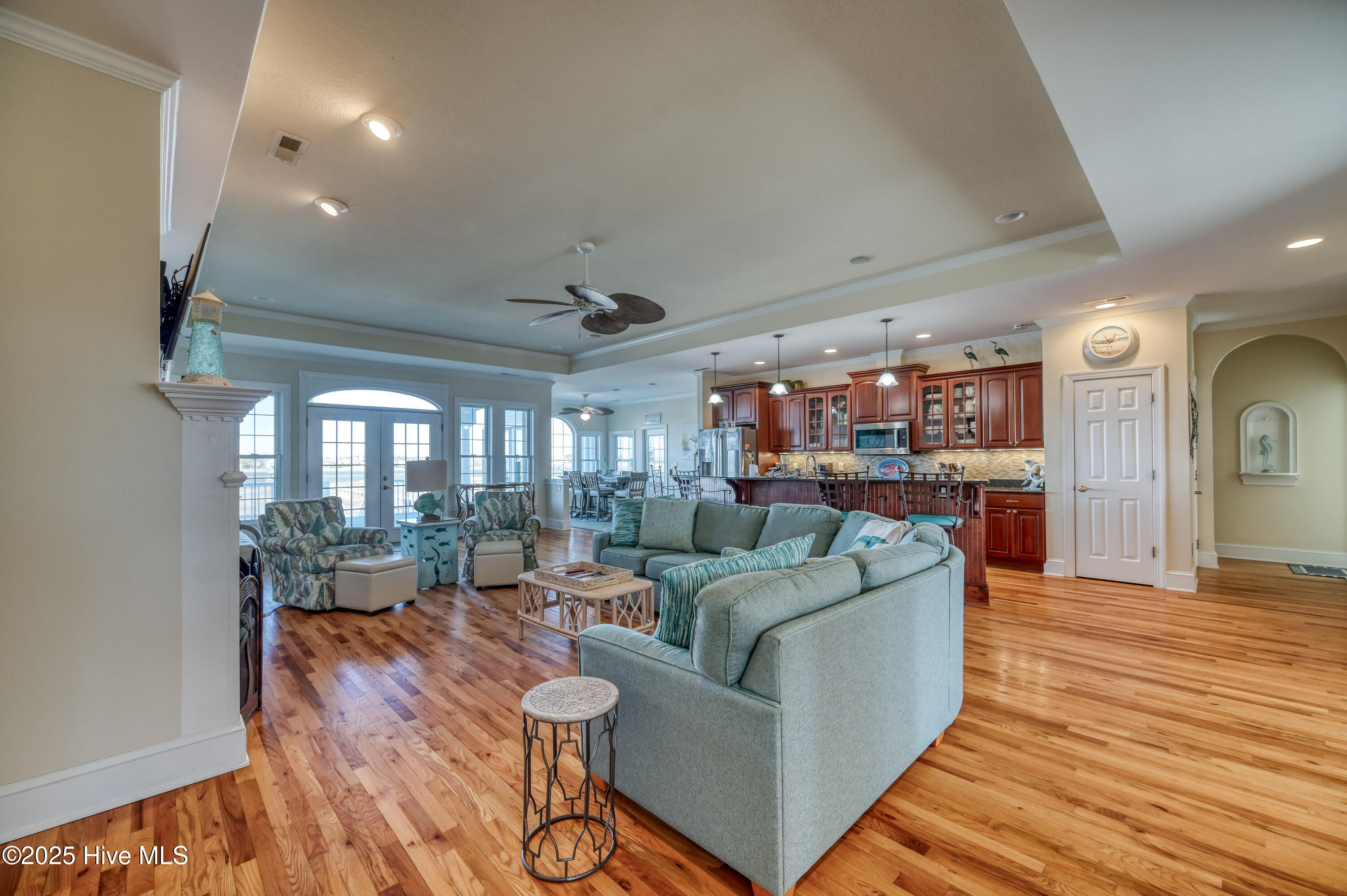 40 Sailview Drive, North Topsail Beach, NC 28460 – photo 16: Living Roon 3