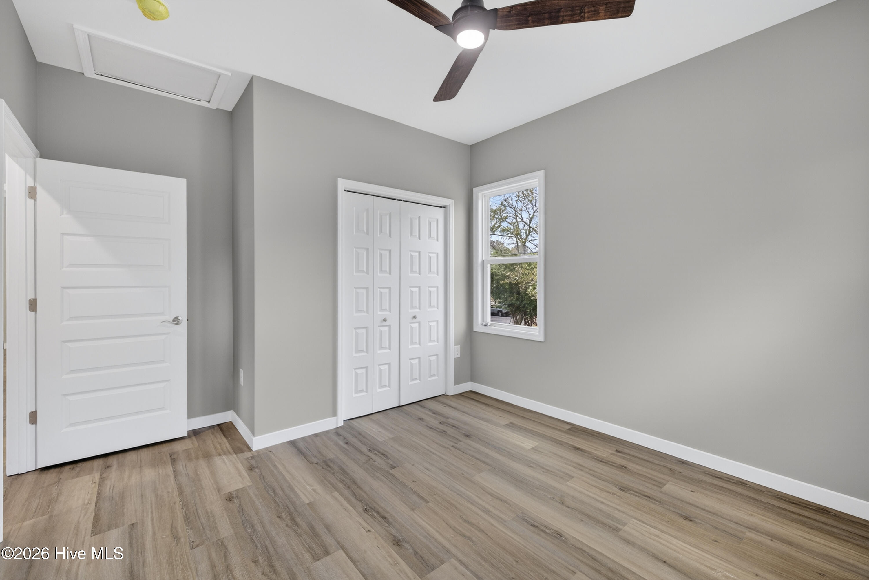 100548681 | Photo 38