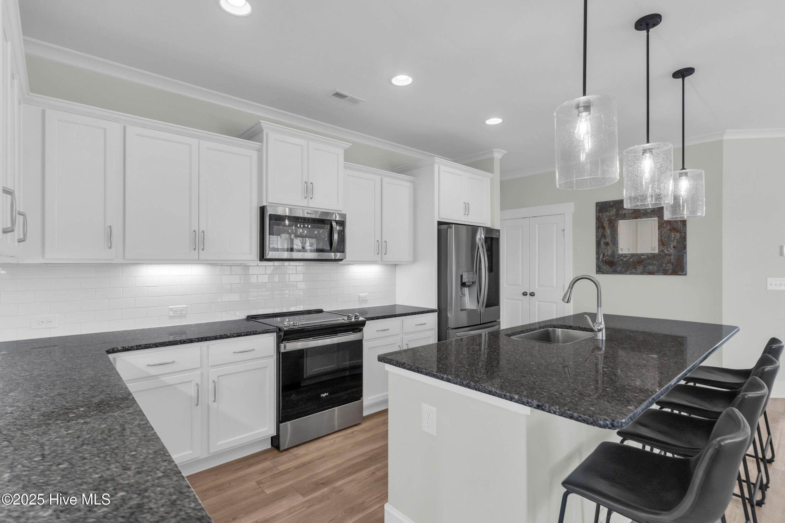 100535335 | Photo 10