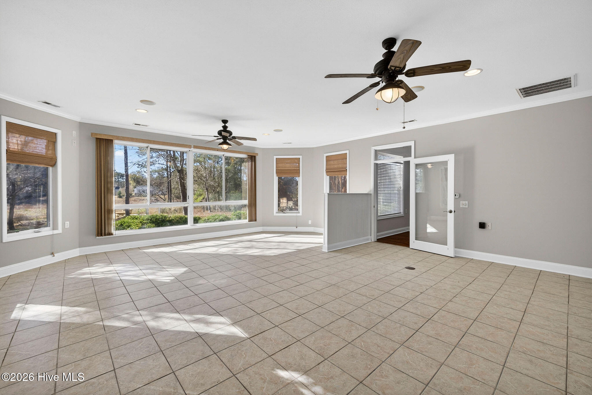 100549331 | Photo 37