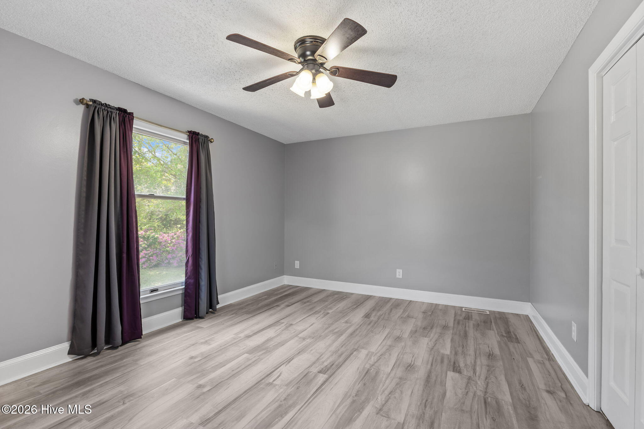 100566474 | Photo 36