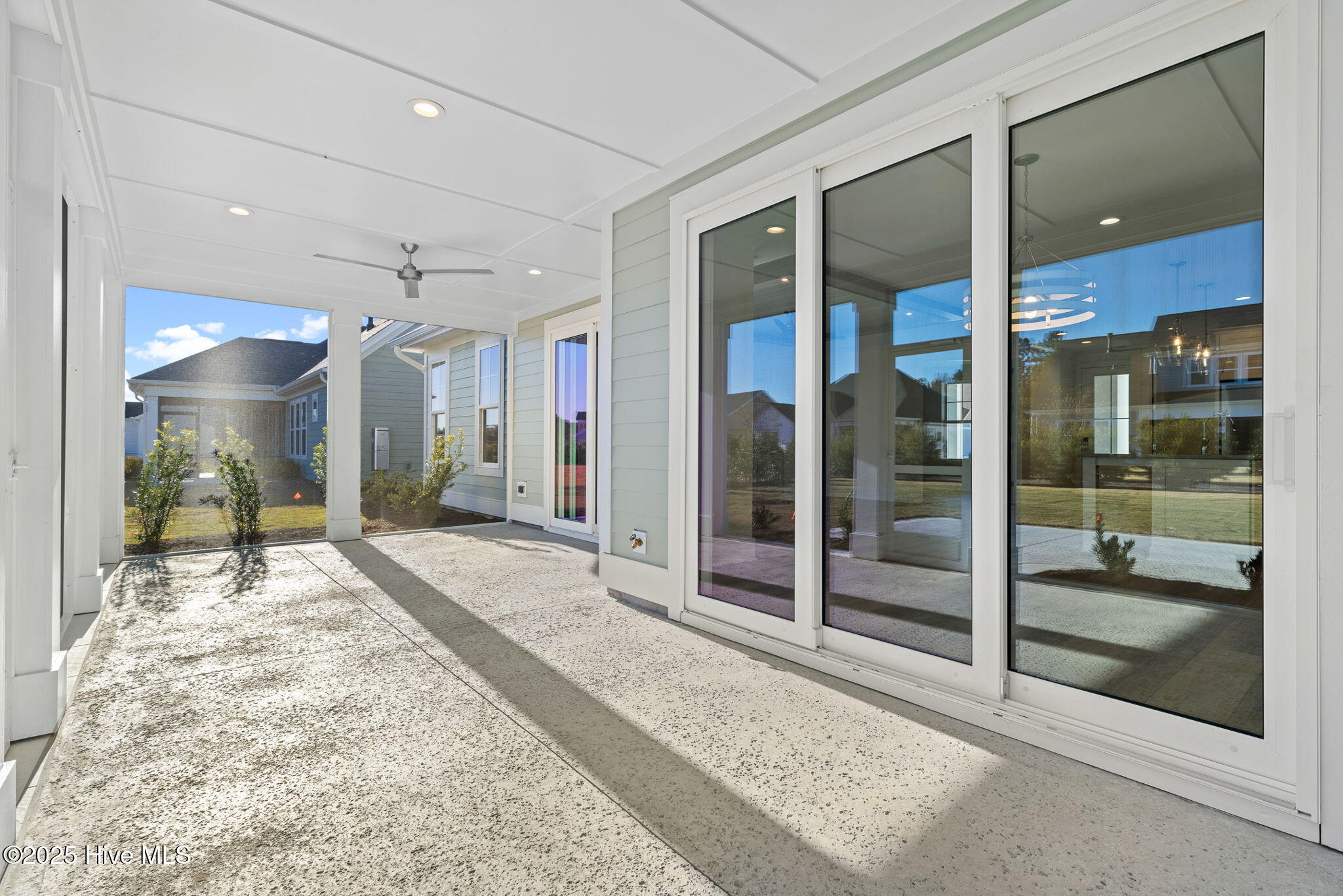 100523885 | Photo 58