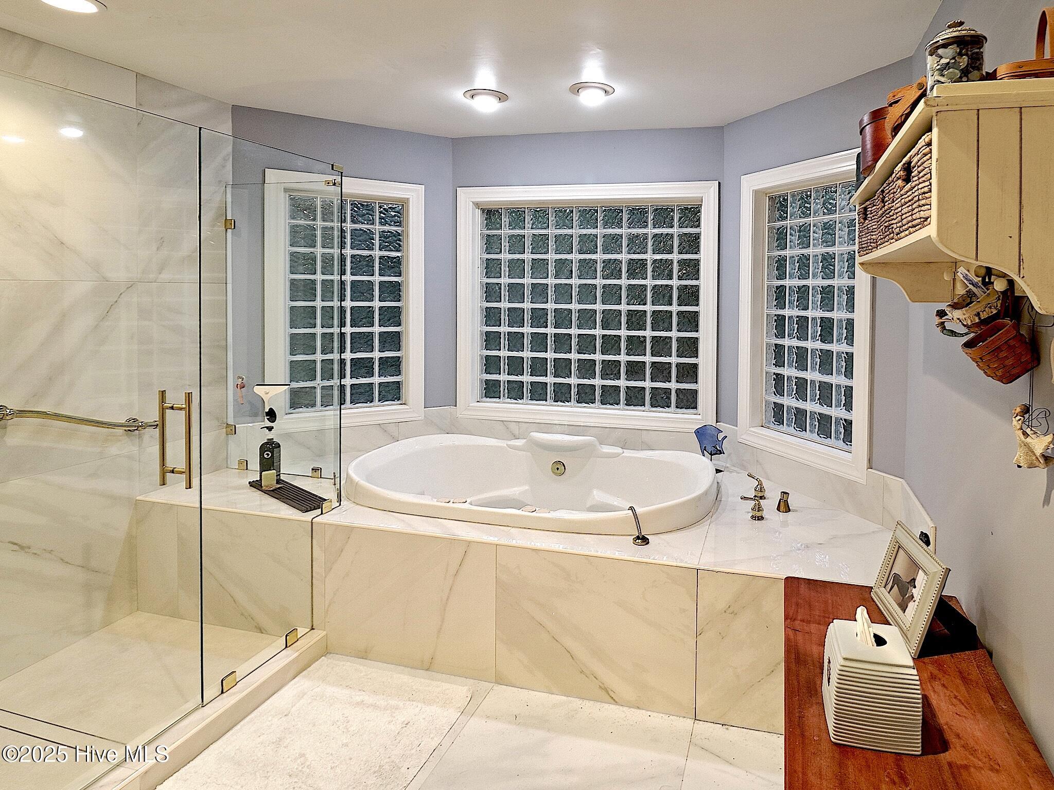 100504796 | Photo 44