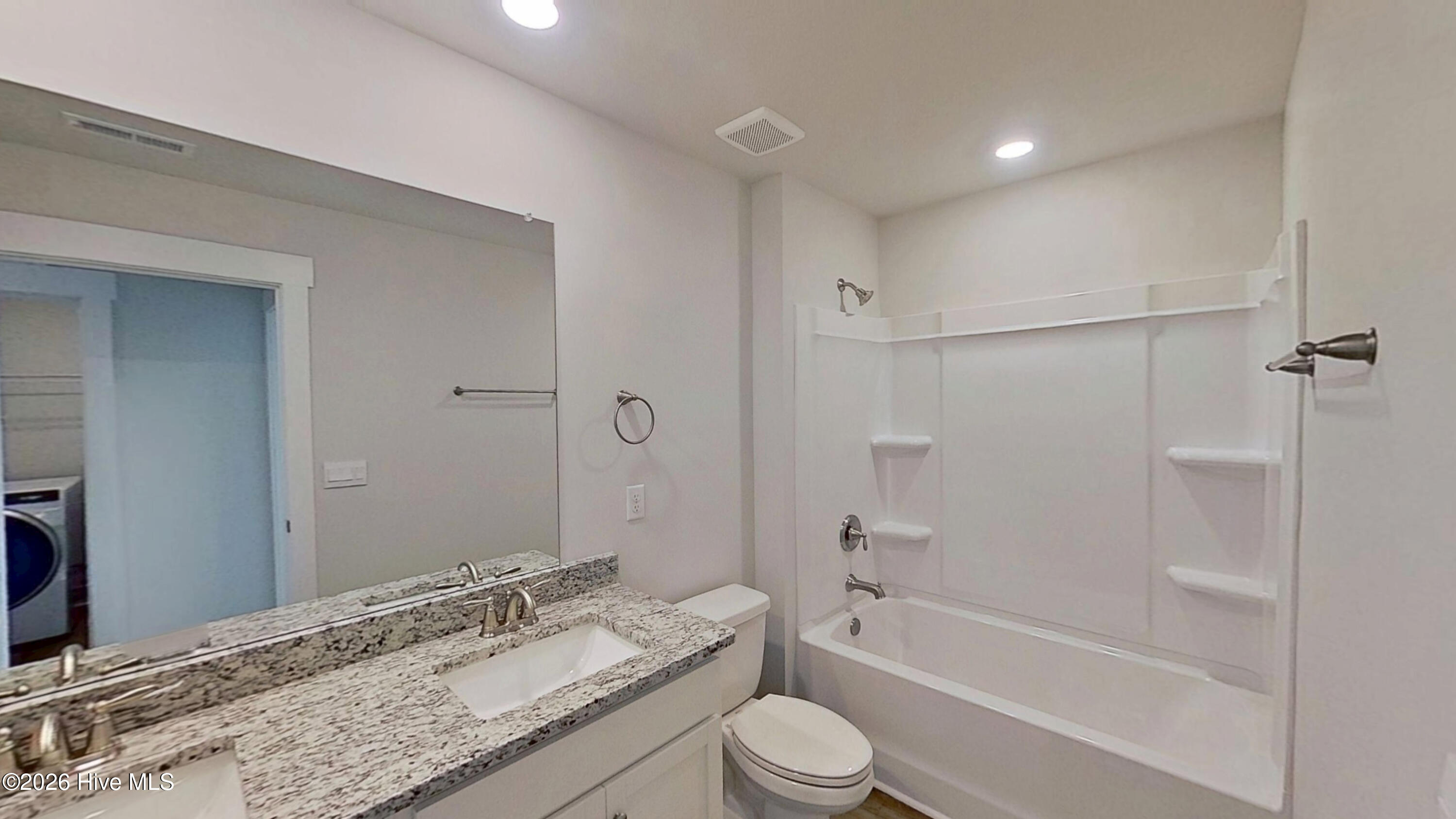 100553960 | Photo 18